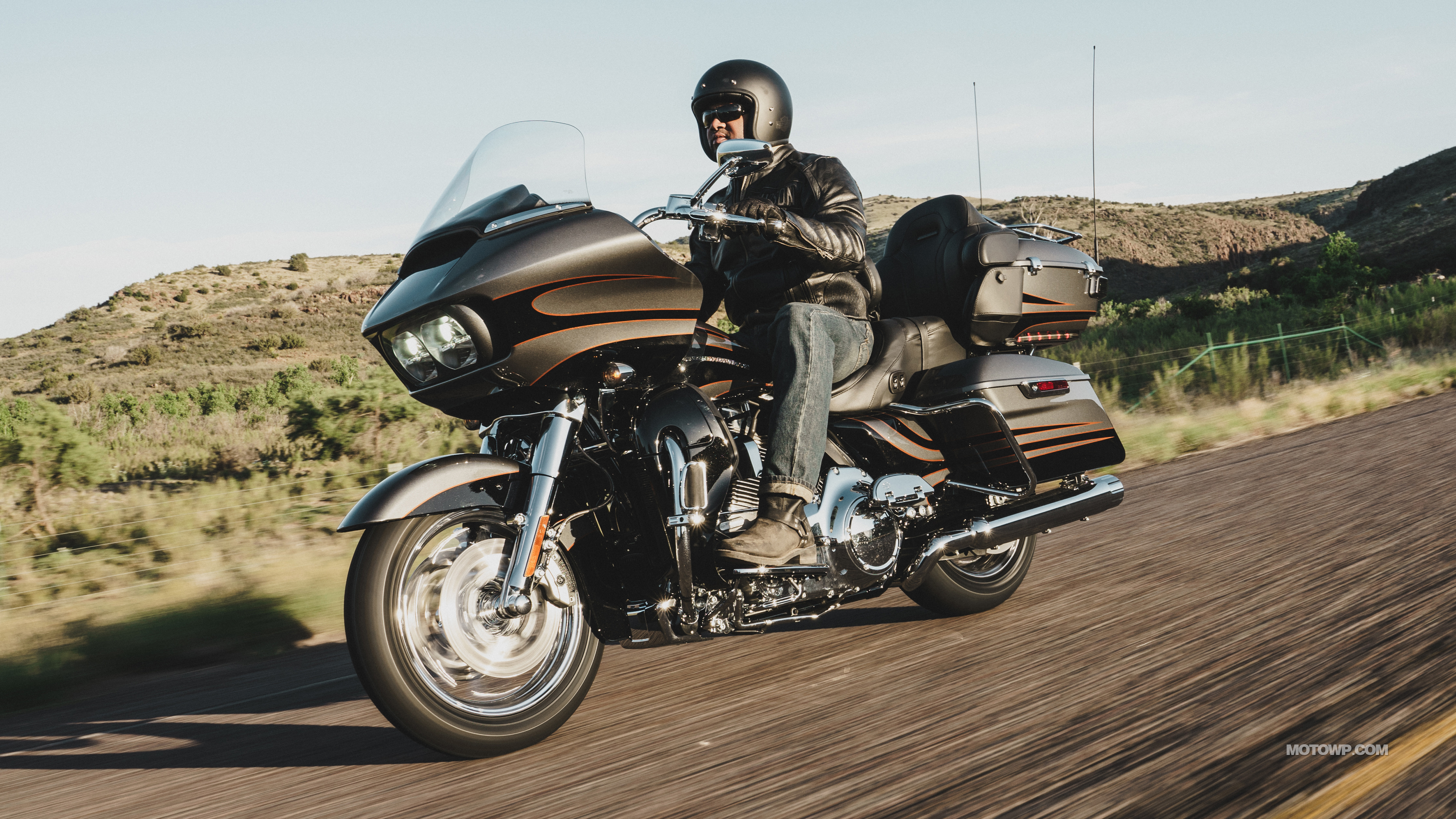 Harley Davidson Road Glide Wallpapers