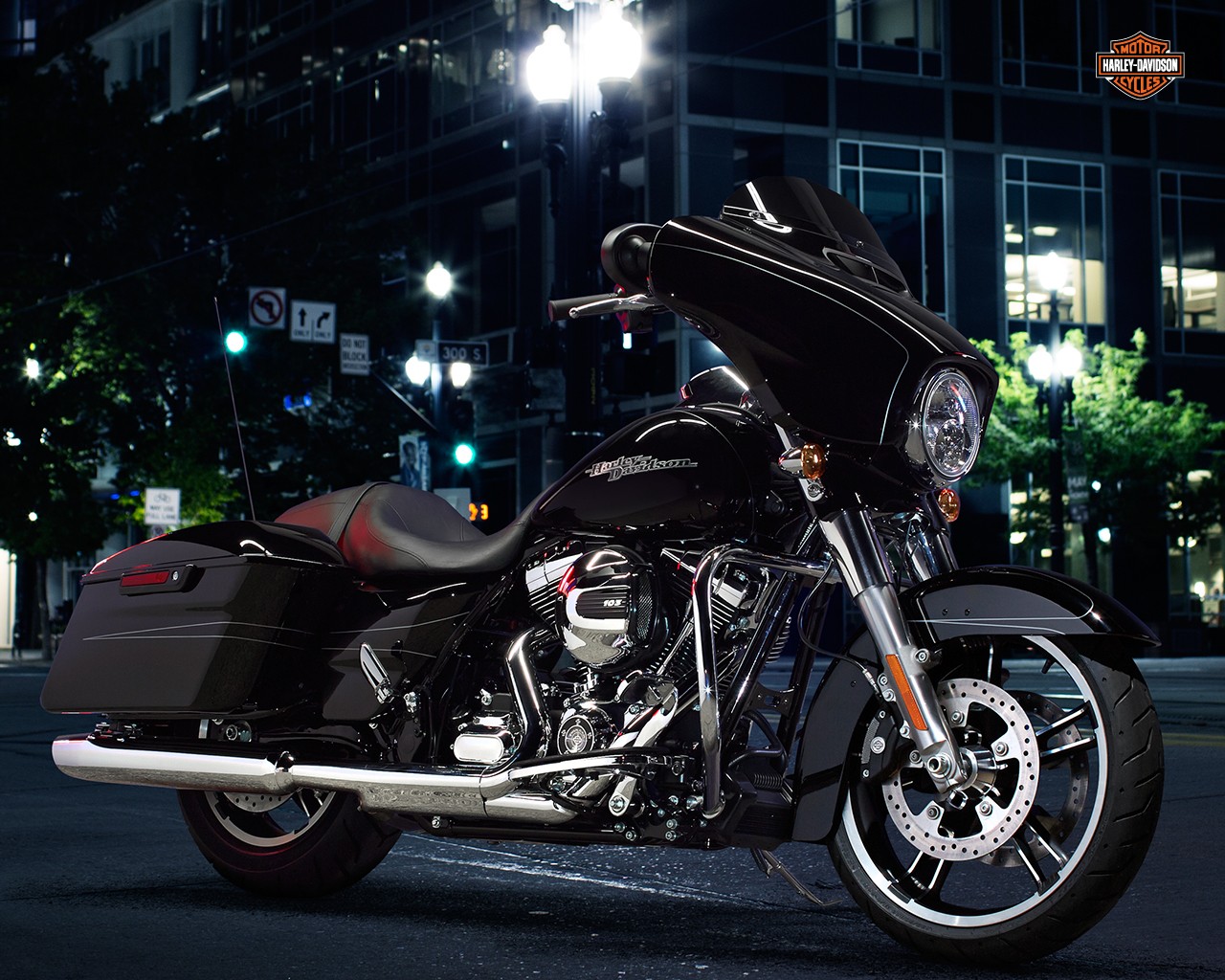 Harley-Davidson Street Glide Wallpapers