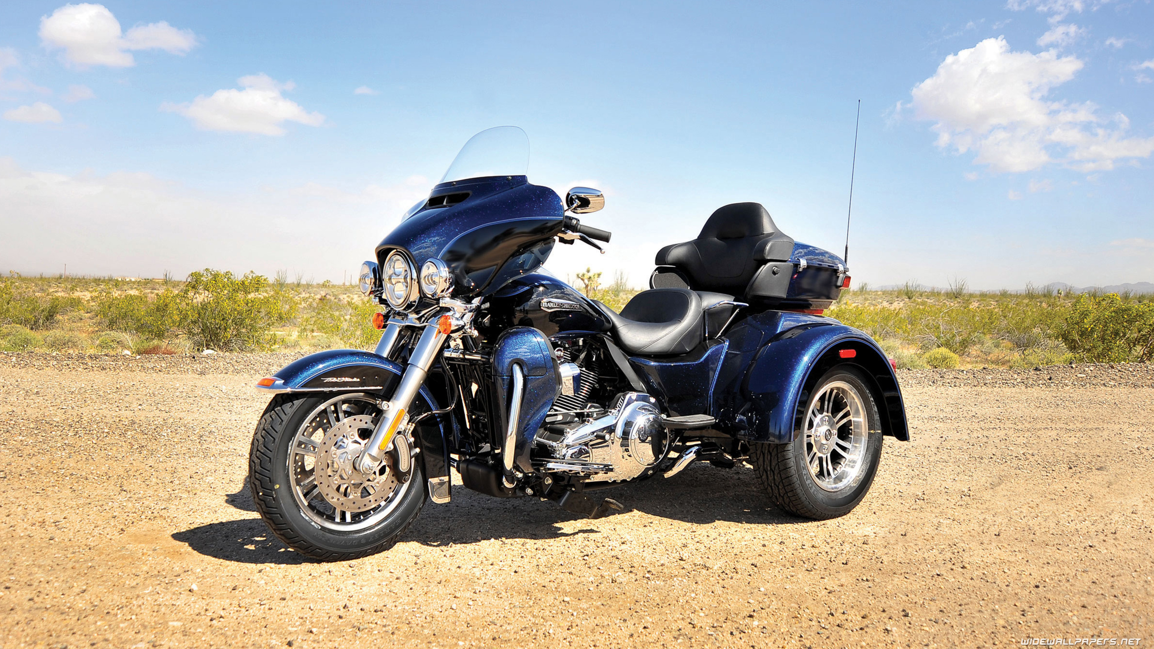 Harley-Davidson Tri Glide Ultra Wallpapers