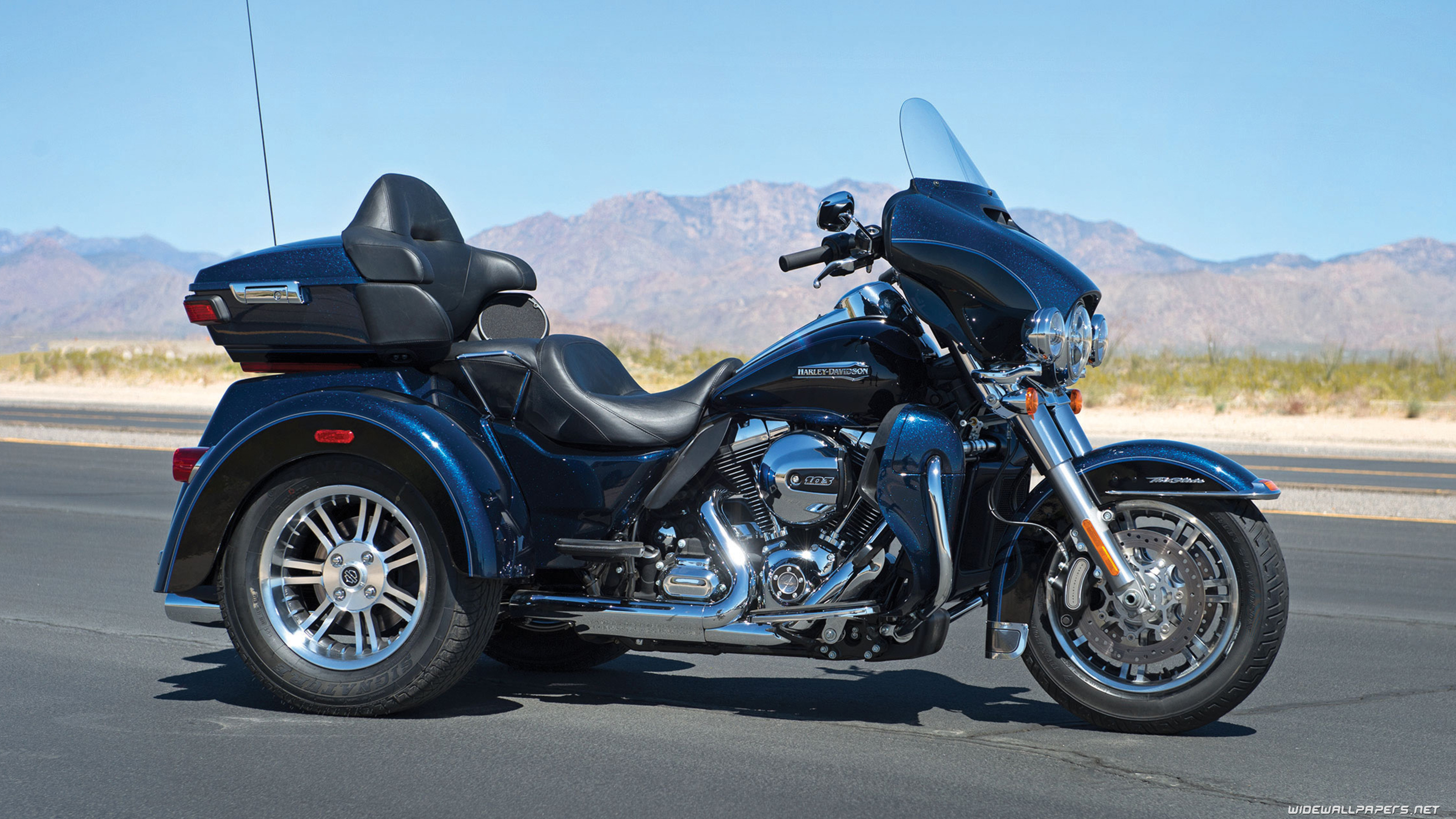 Harley-Davidson Tri Glide Ultra Wallpapers