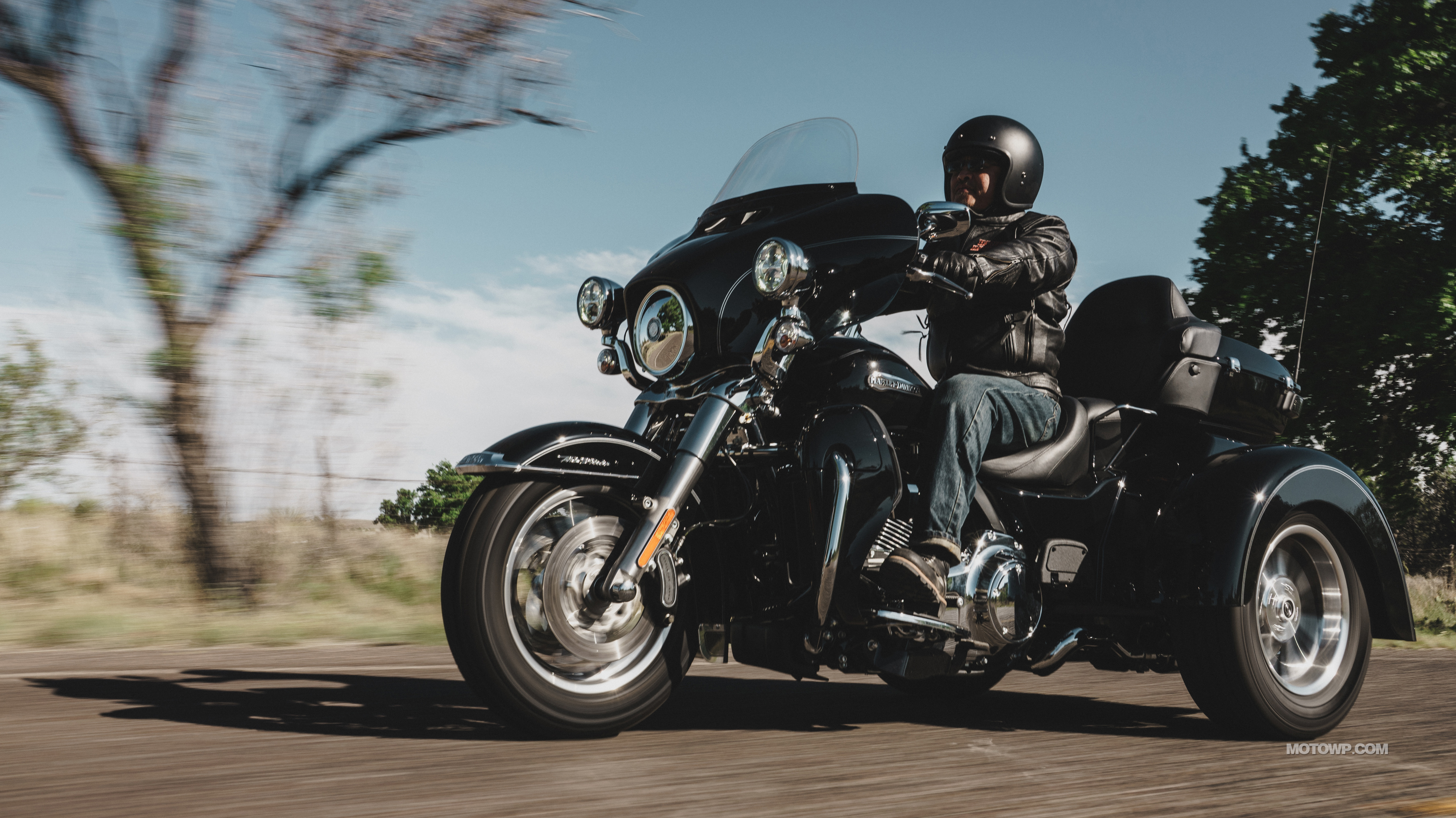Harley-Davidson Tri Glide Ultra Wallpapers