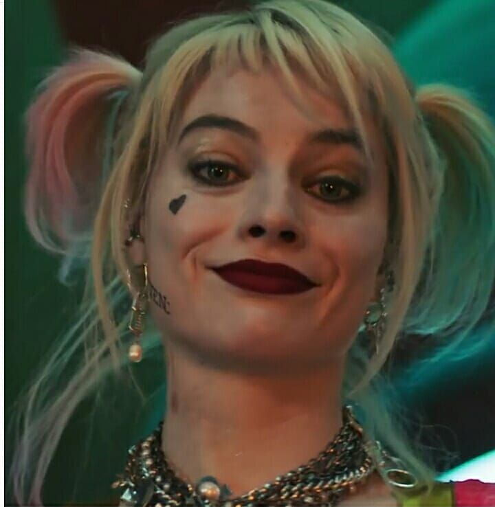 Harley Quinn Cute Smile Wallpapers