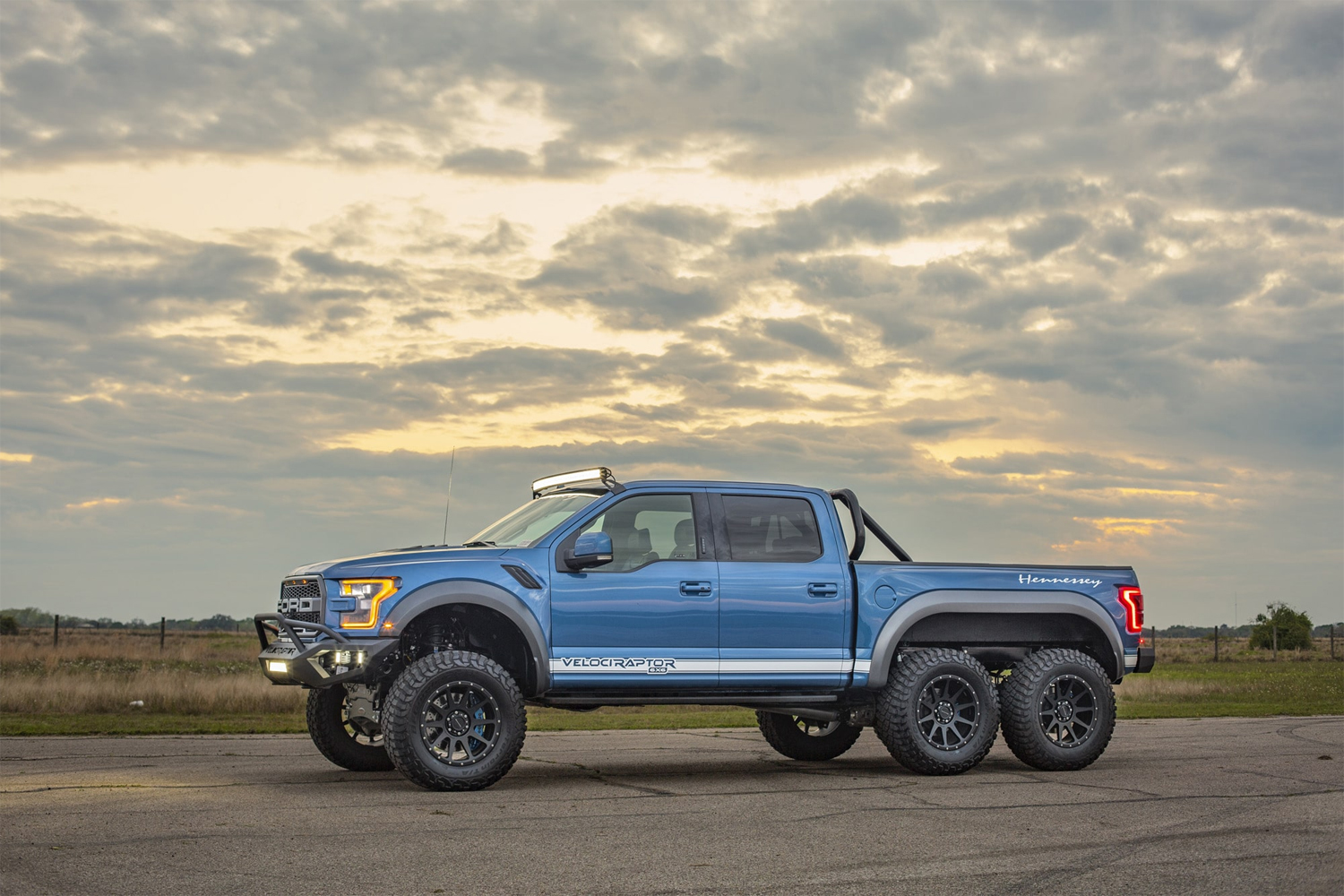 Hennessey Velociraptor 6X6 Wallpapers