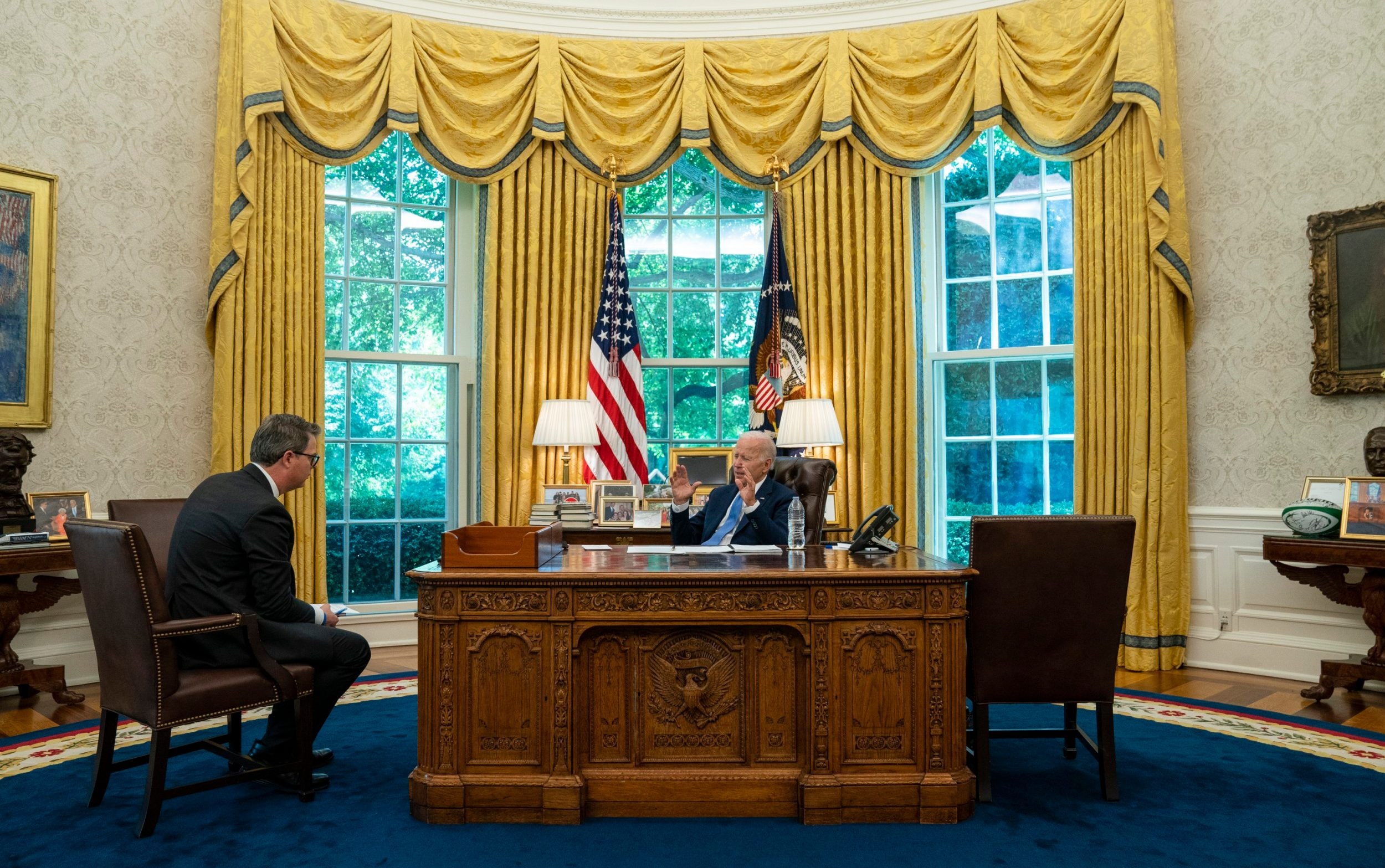 High Resolution Oval Office Background