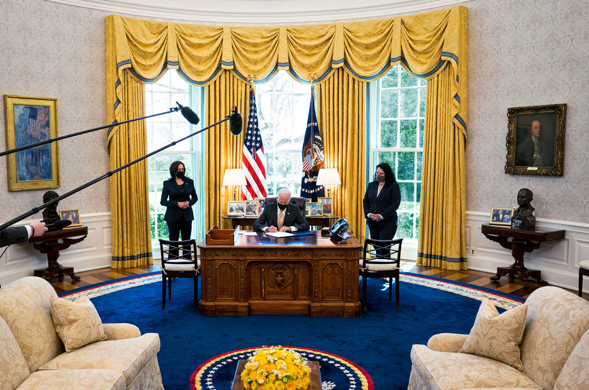 High Resolution Oval Office Background