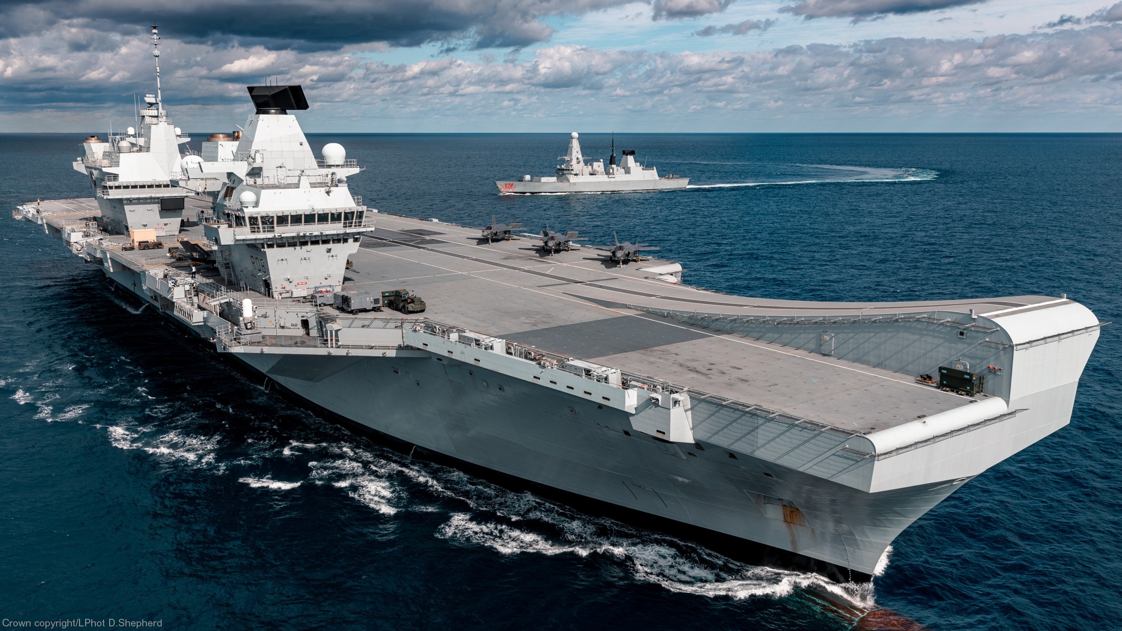 Hms Queen Elizabeth (R08) Wallpapers