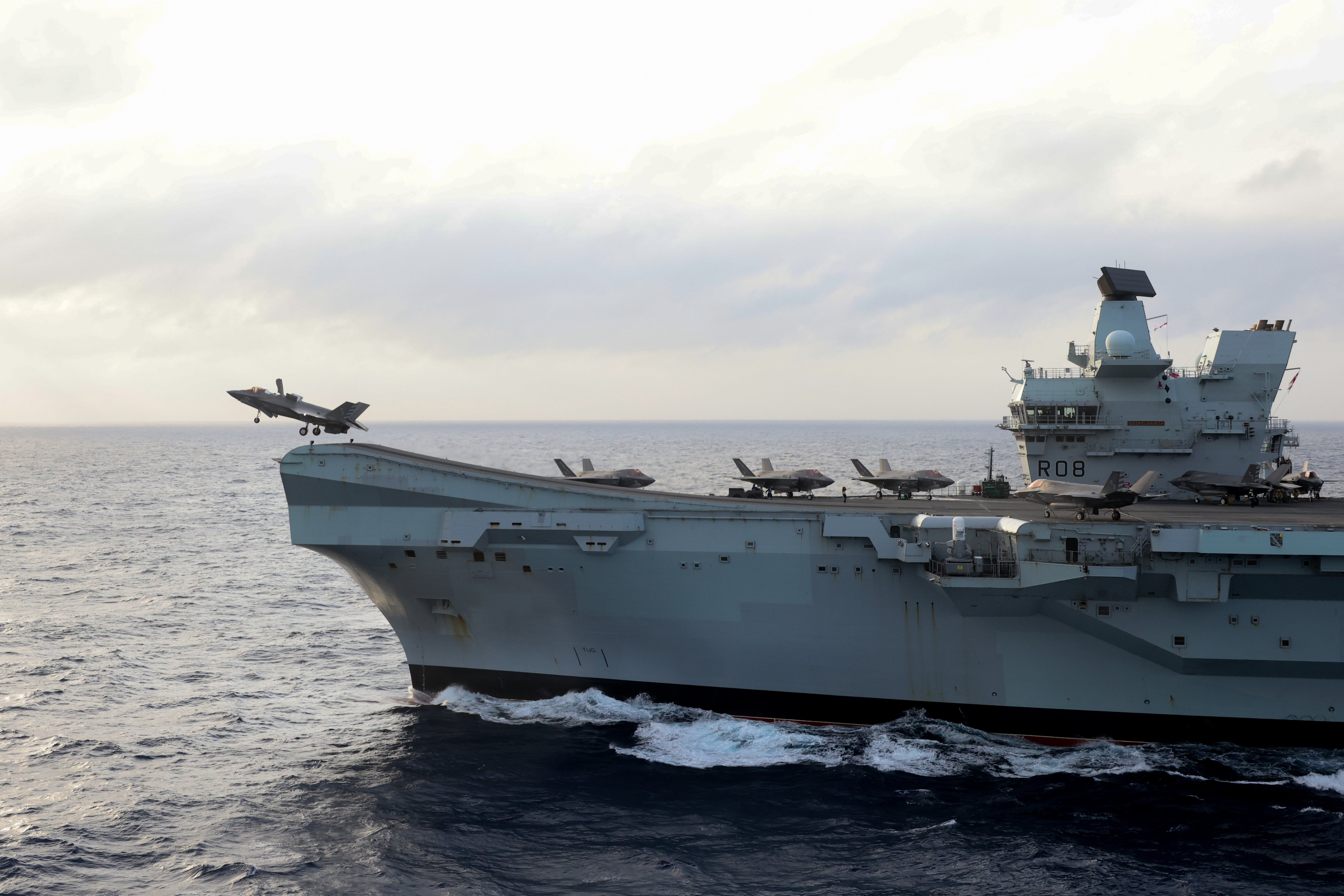 Hms Queen Elizabeth (R08) Wallpapers