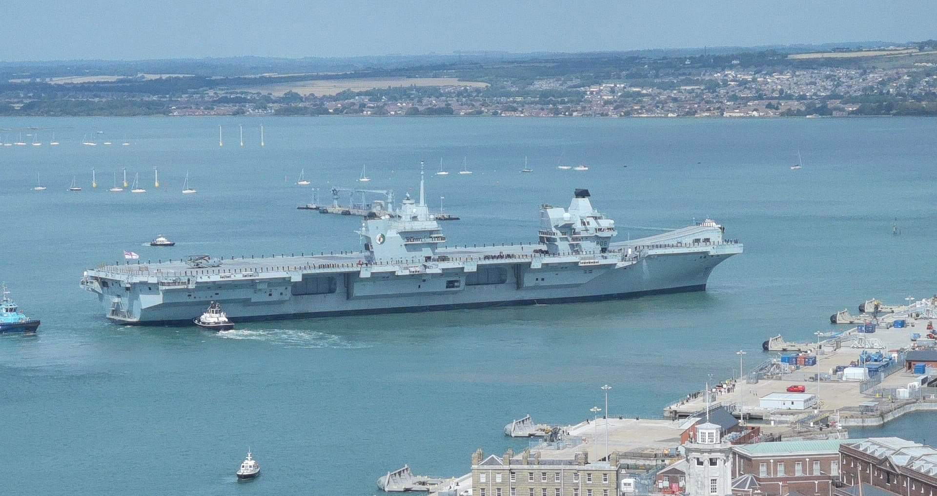 Hms Queen Elizabeth (R08) Wallpapers