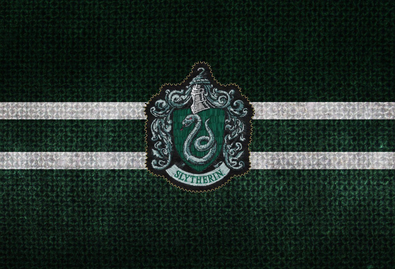 Hogwarts Crest Background