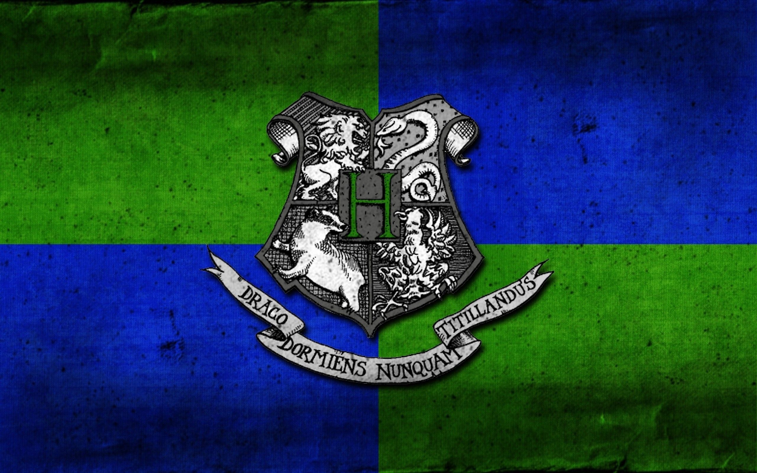 Hogwarts Crest Background