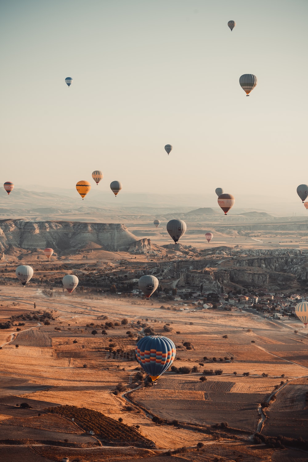 Hot Air Balloons In Sky Wallpapers