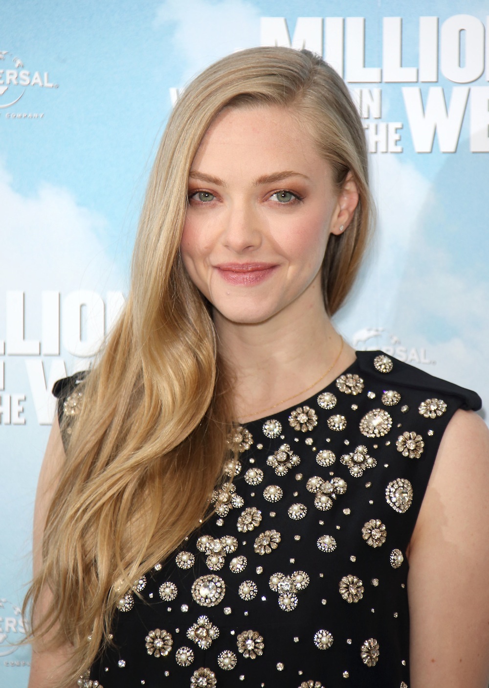 Hot Amanda Seyfried Wallpapers