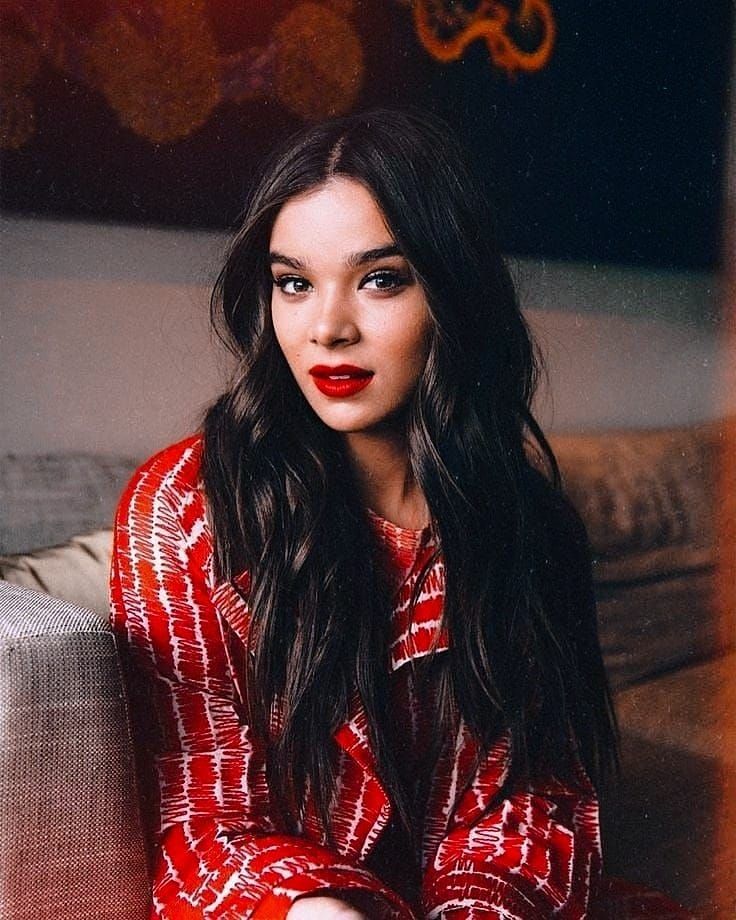 Hot Hailee Steinfeld Portrait 2017 Wallpapers