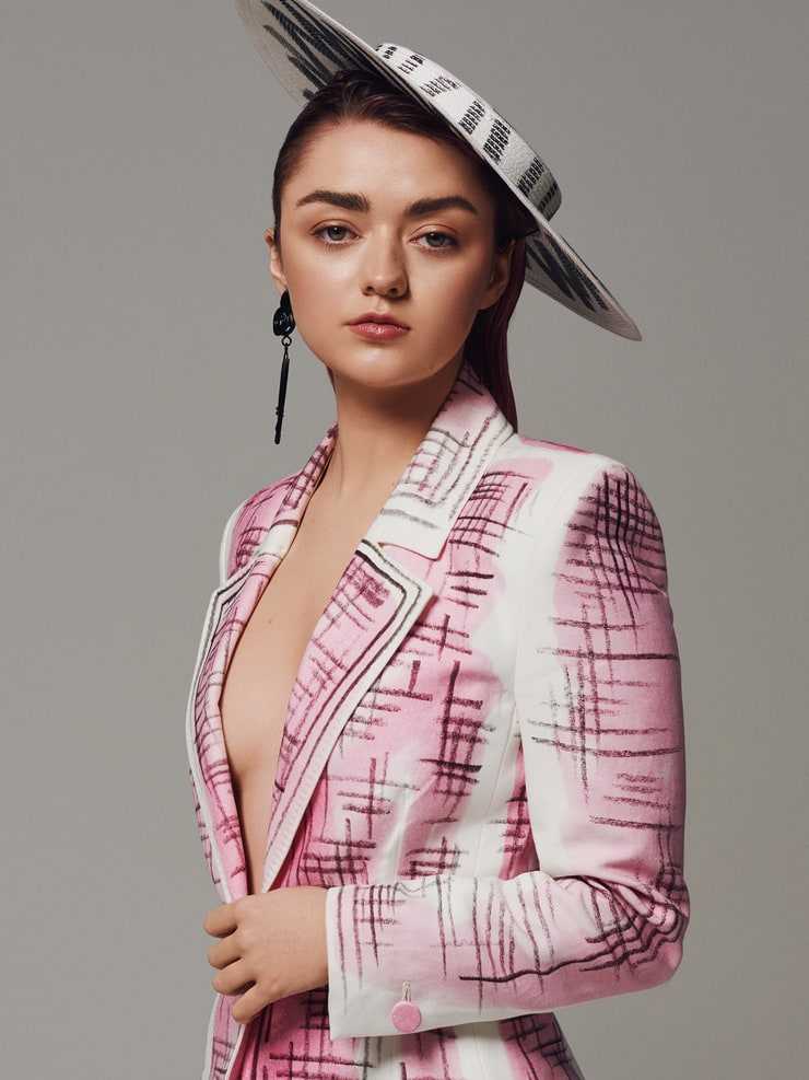Hot Maisie Williams Wallpapers