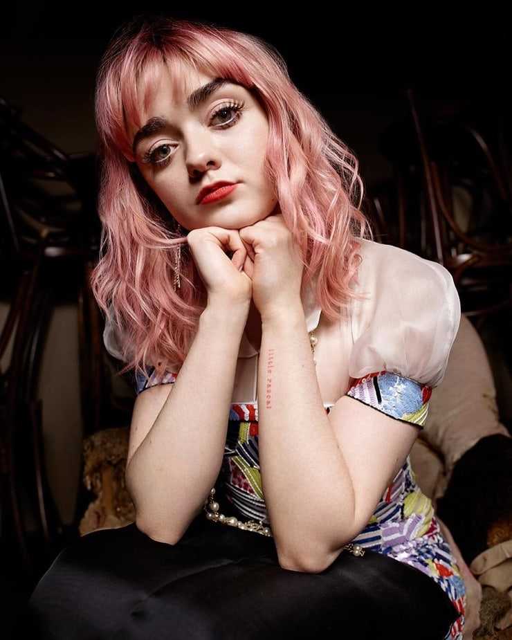 Hot Maisie Williams Wallpapers