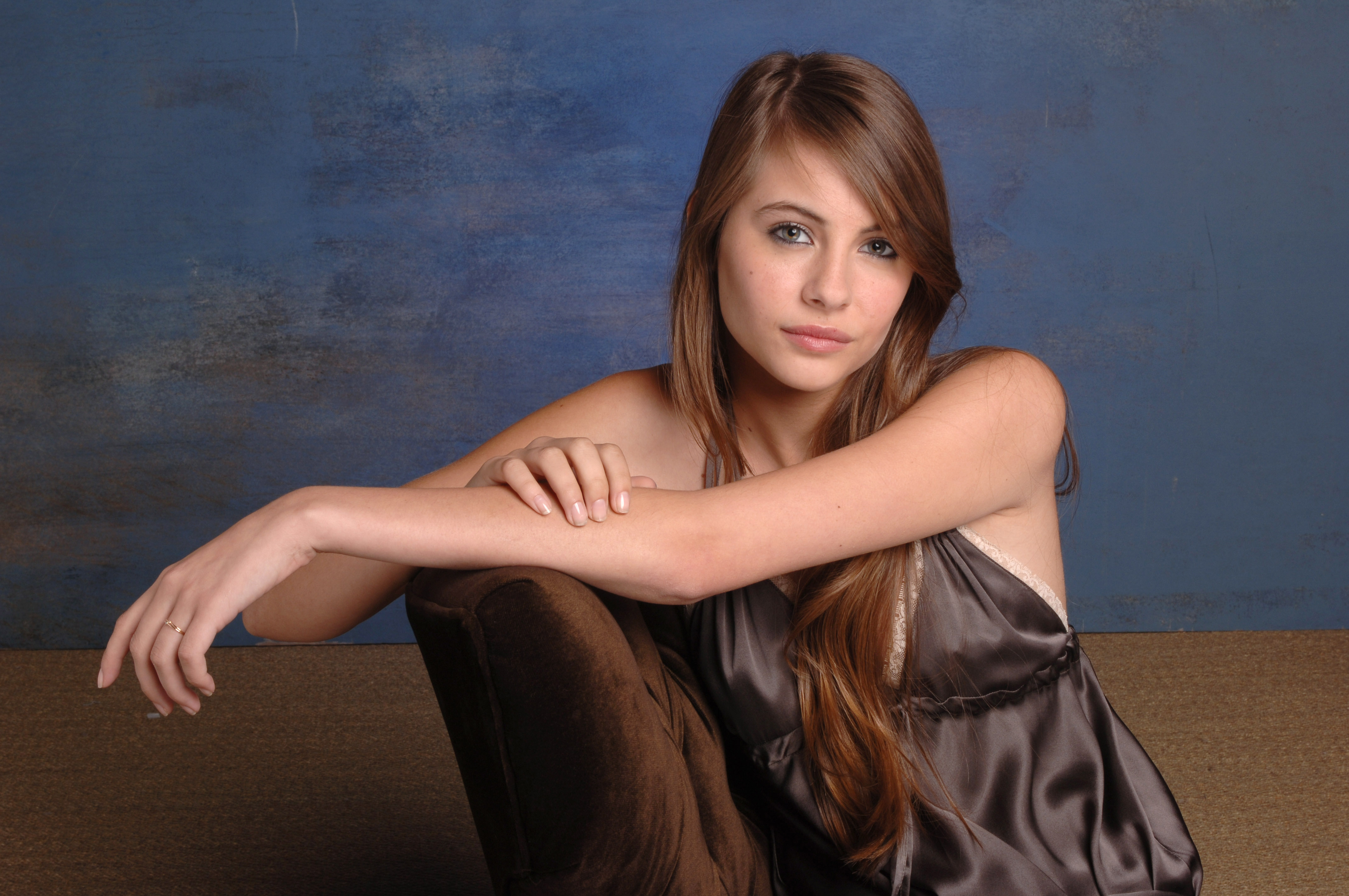 Hot Willa Holland In Black Wallpapers