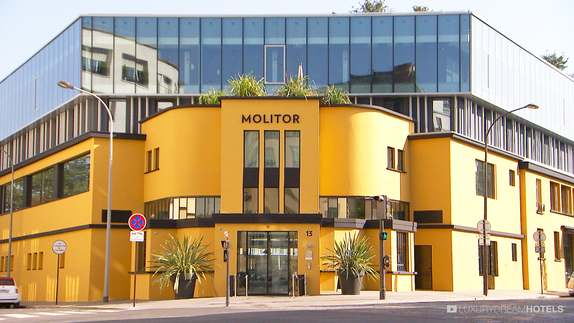 Hotel Molitor Wallpapers