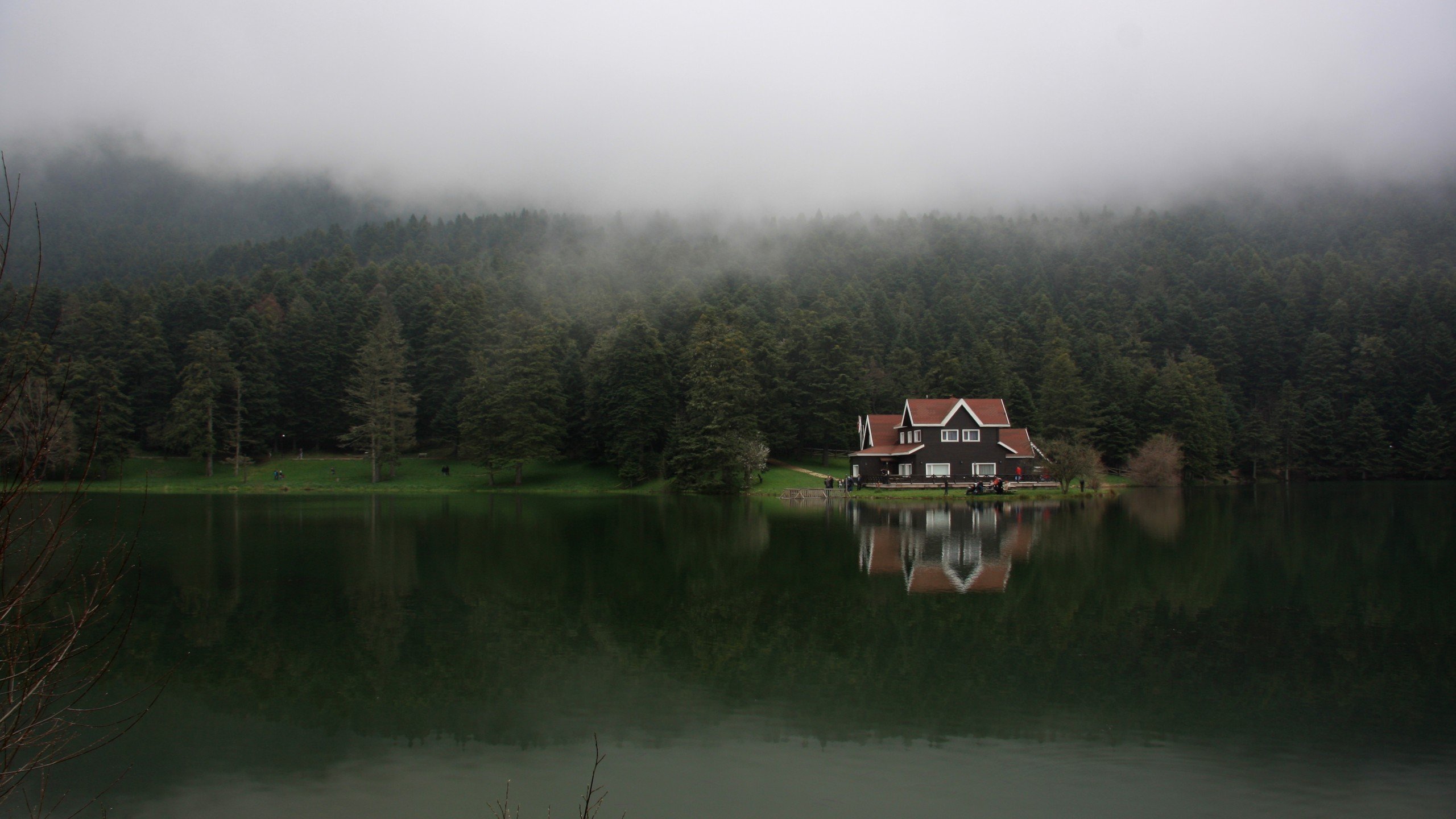 House Reflected In The Lake Wallpapers