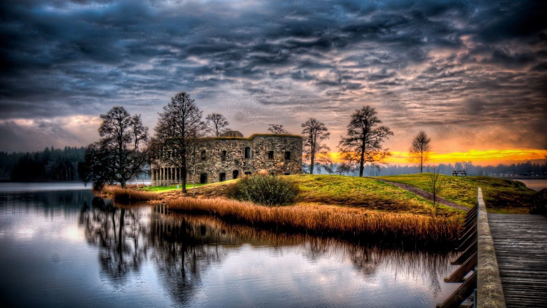 House Reflected In The Lake Wallpapers