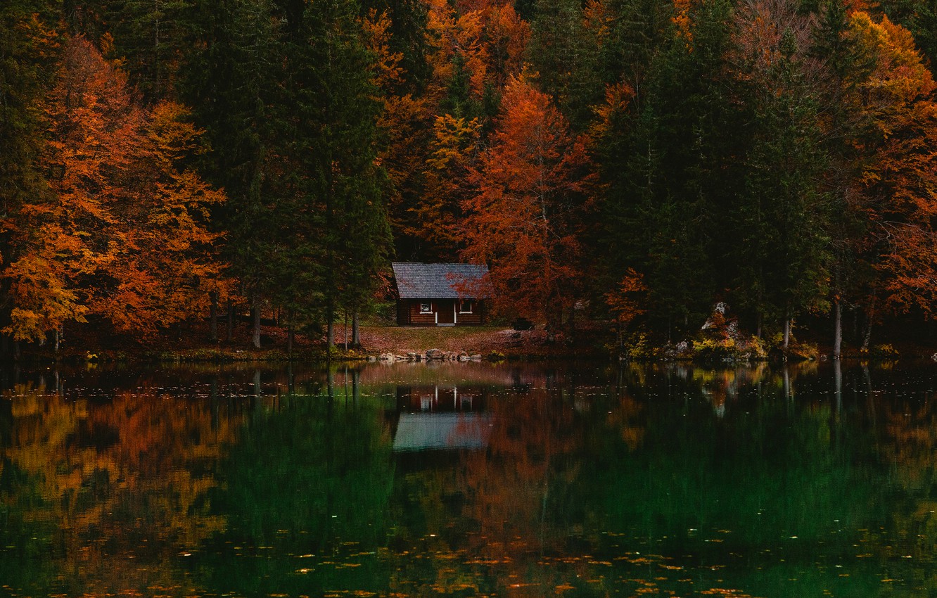 House Reflected In The Lake Wallpapers