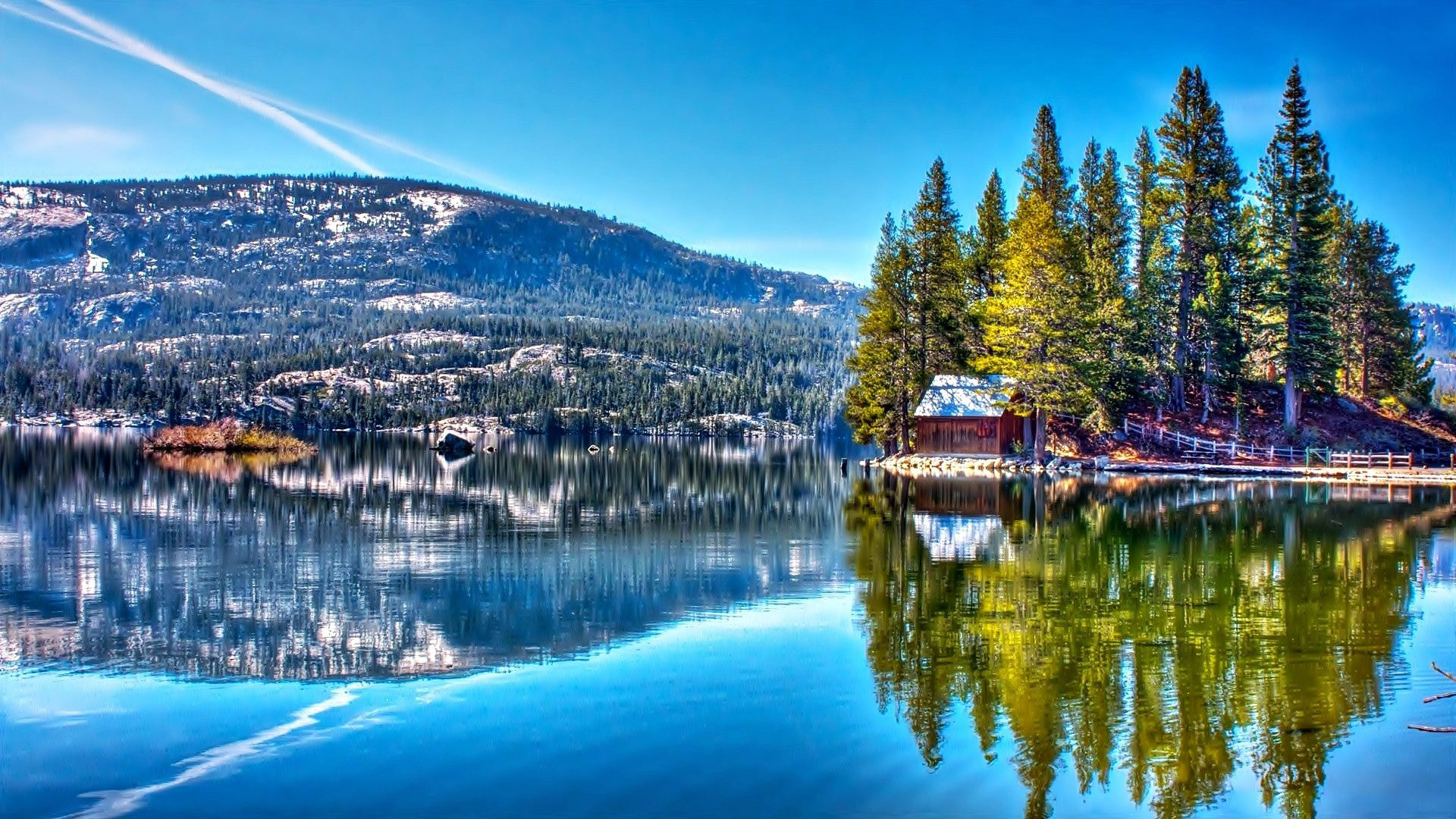 House Reflected In The Lake Wallpapers