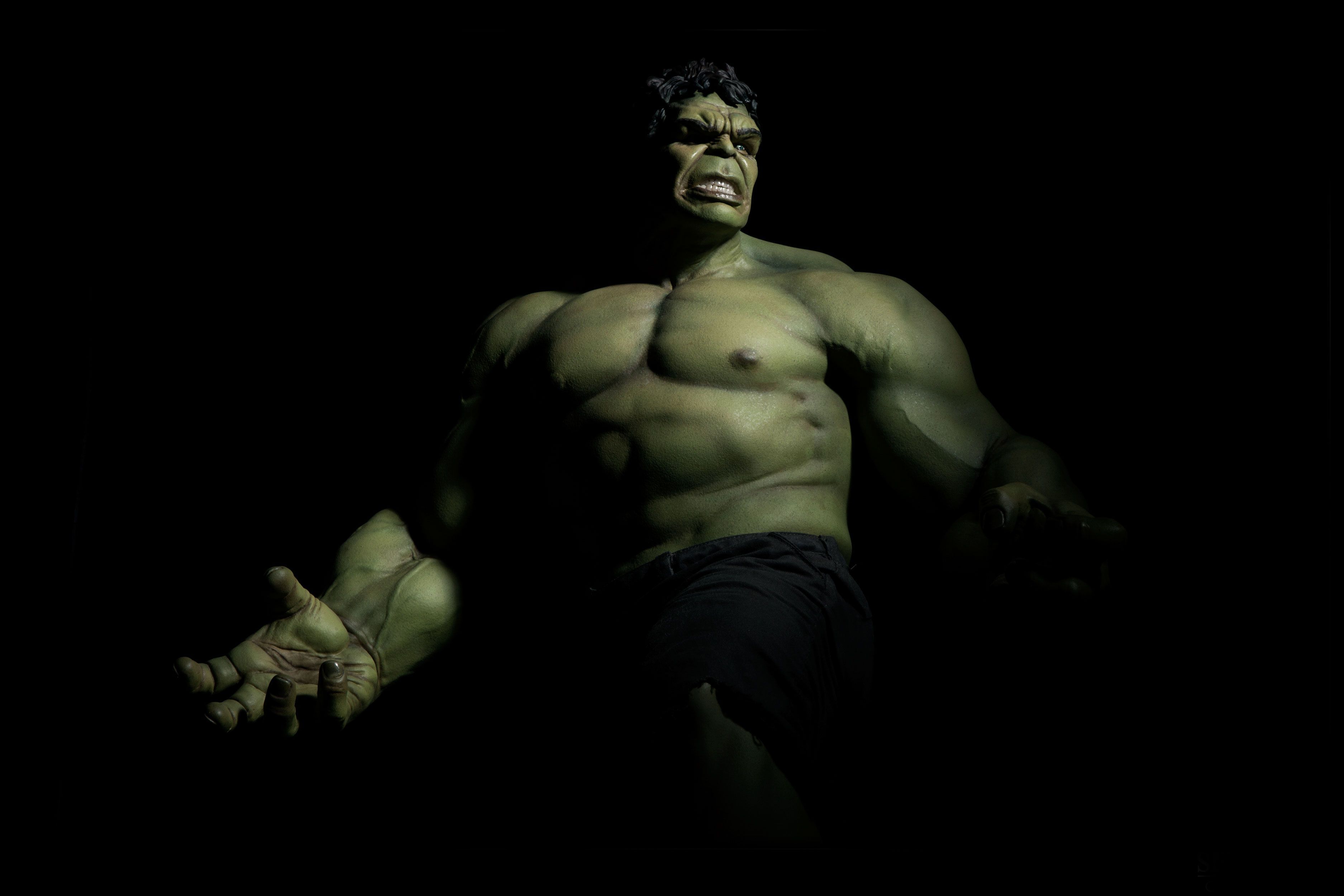 Hulk Minimalist Wallpapers