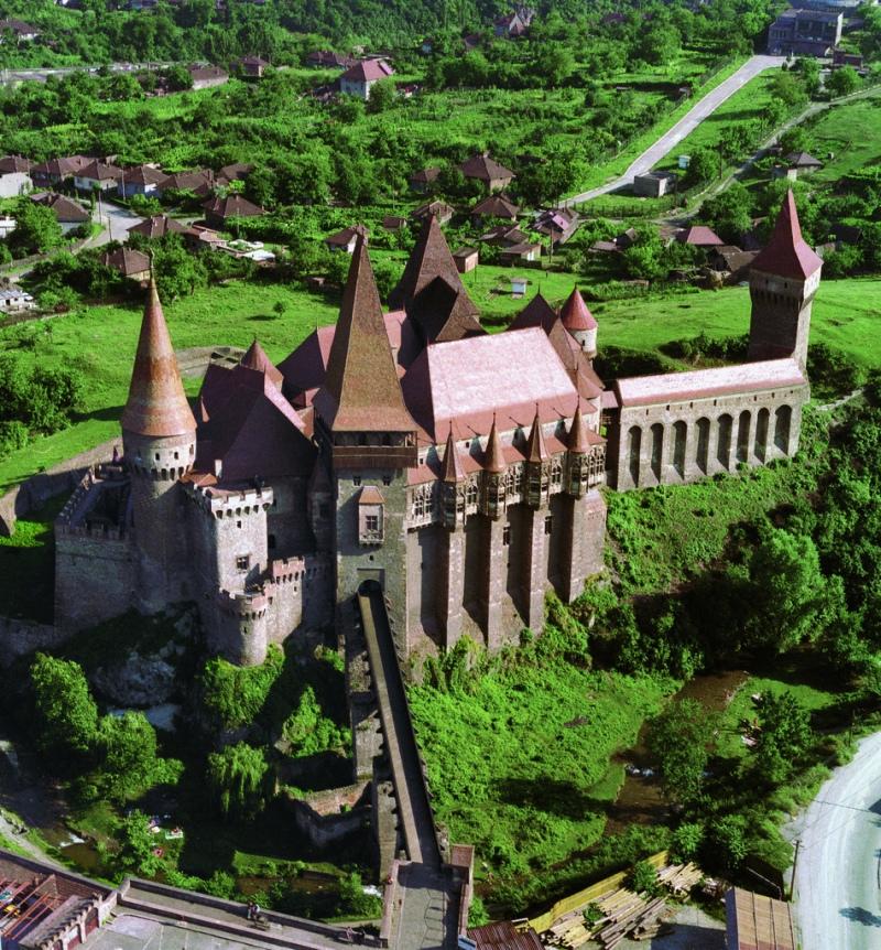 Hunedoara Castle Wallpapers