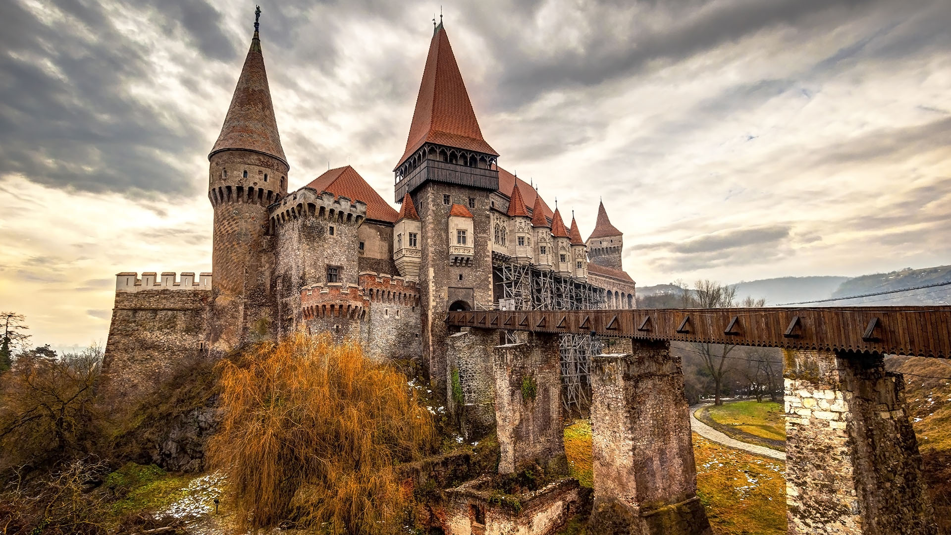 Hunedoara Castle Wallpapers