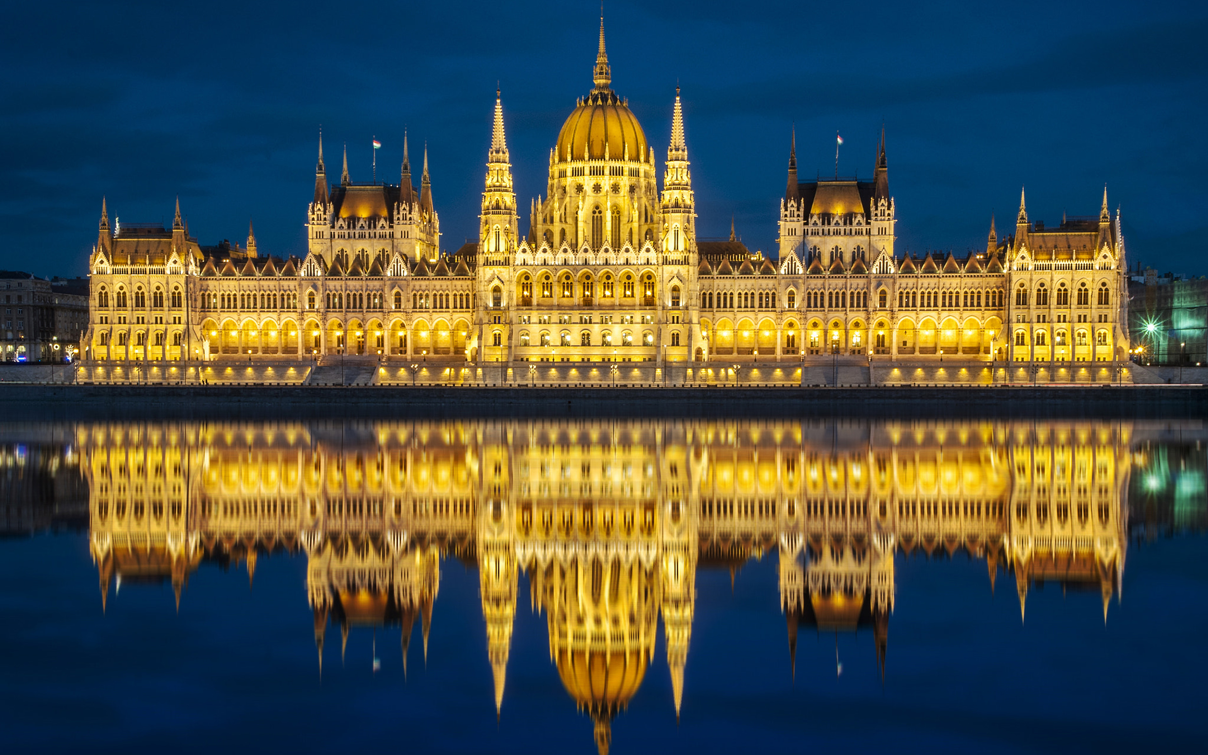 Hungarian Parliament Building Wallpapers