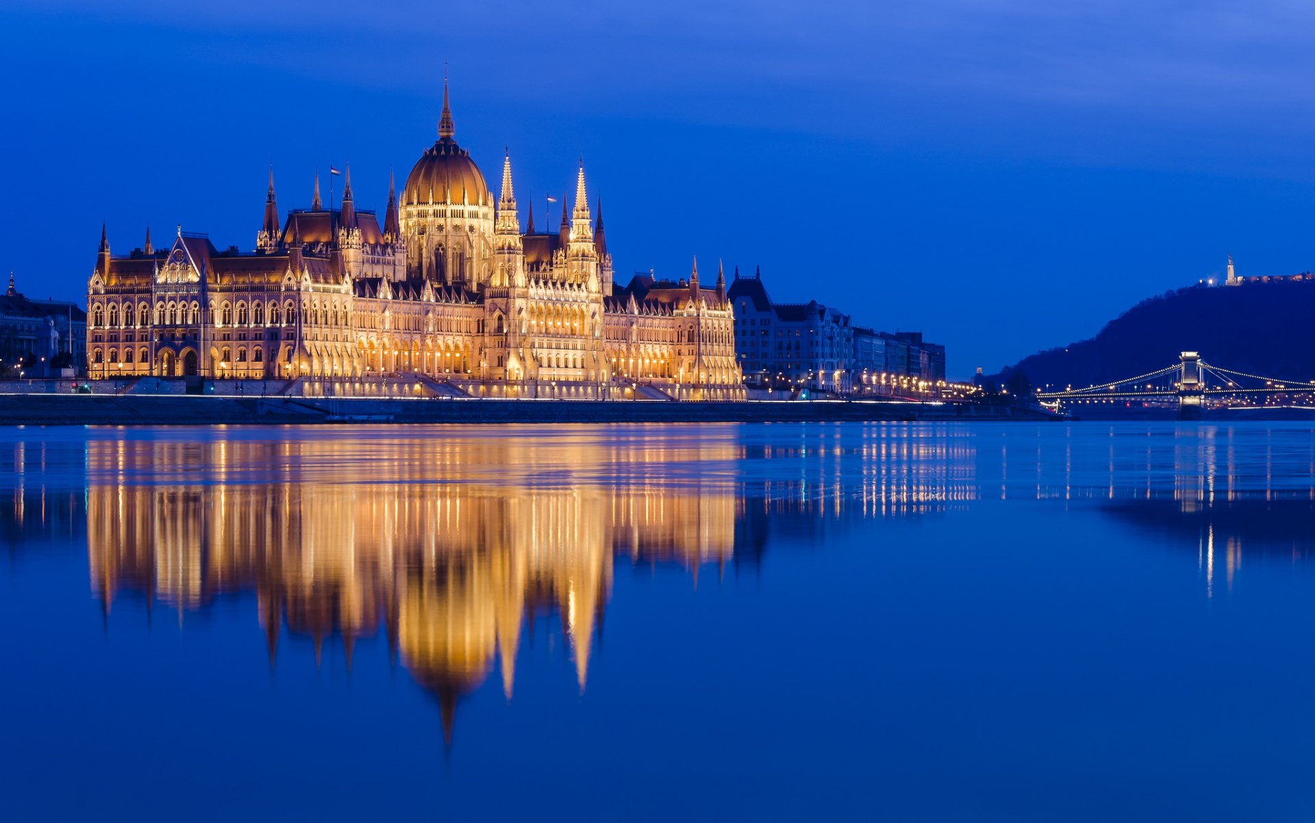 Hungarian Parliament Building Wallpapers