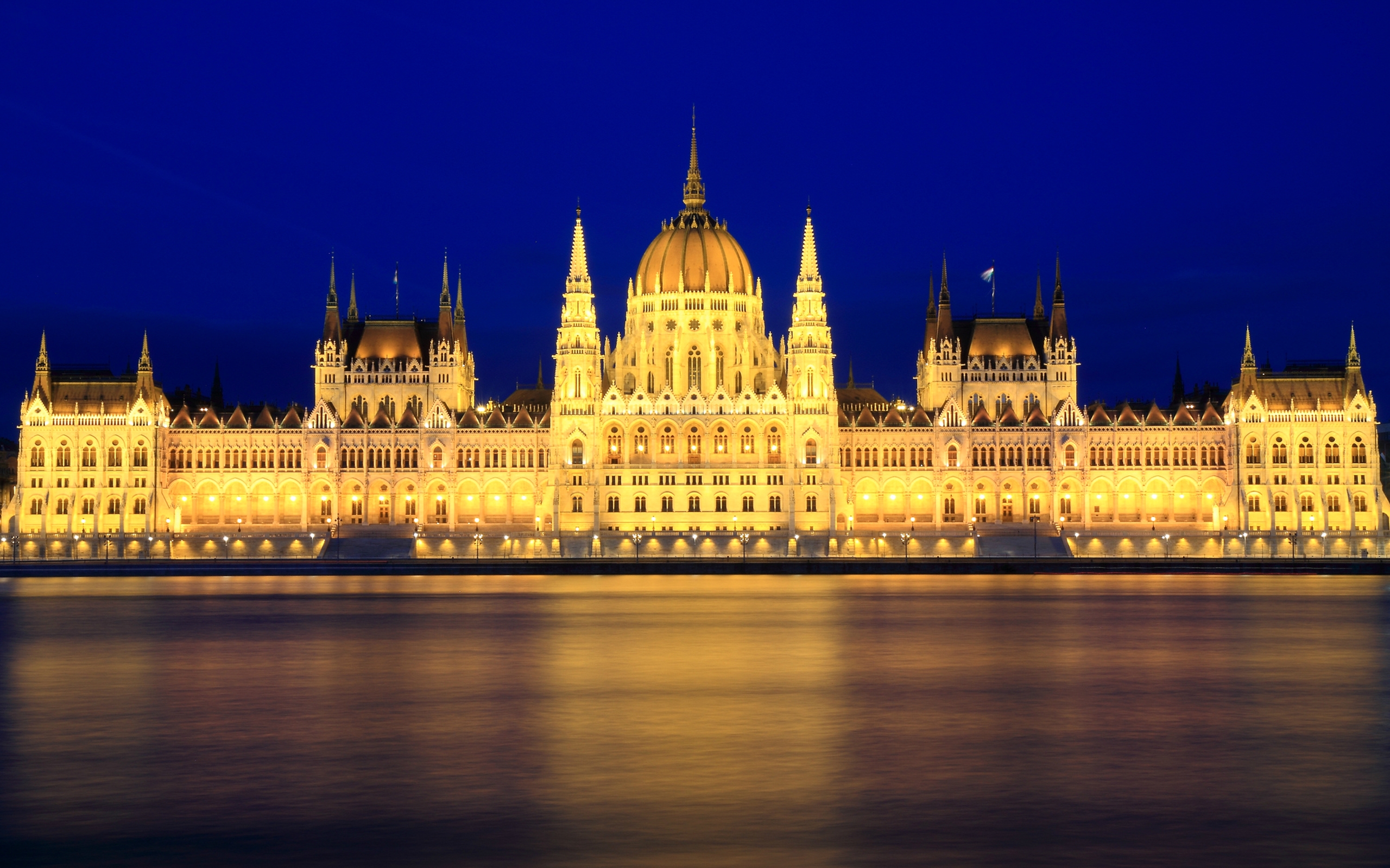 Hungarian Parliament Building Wallpapers