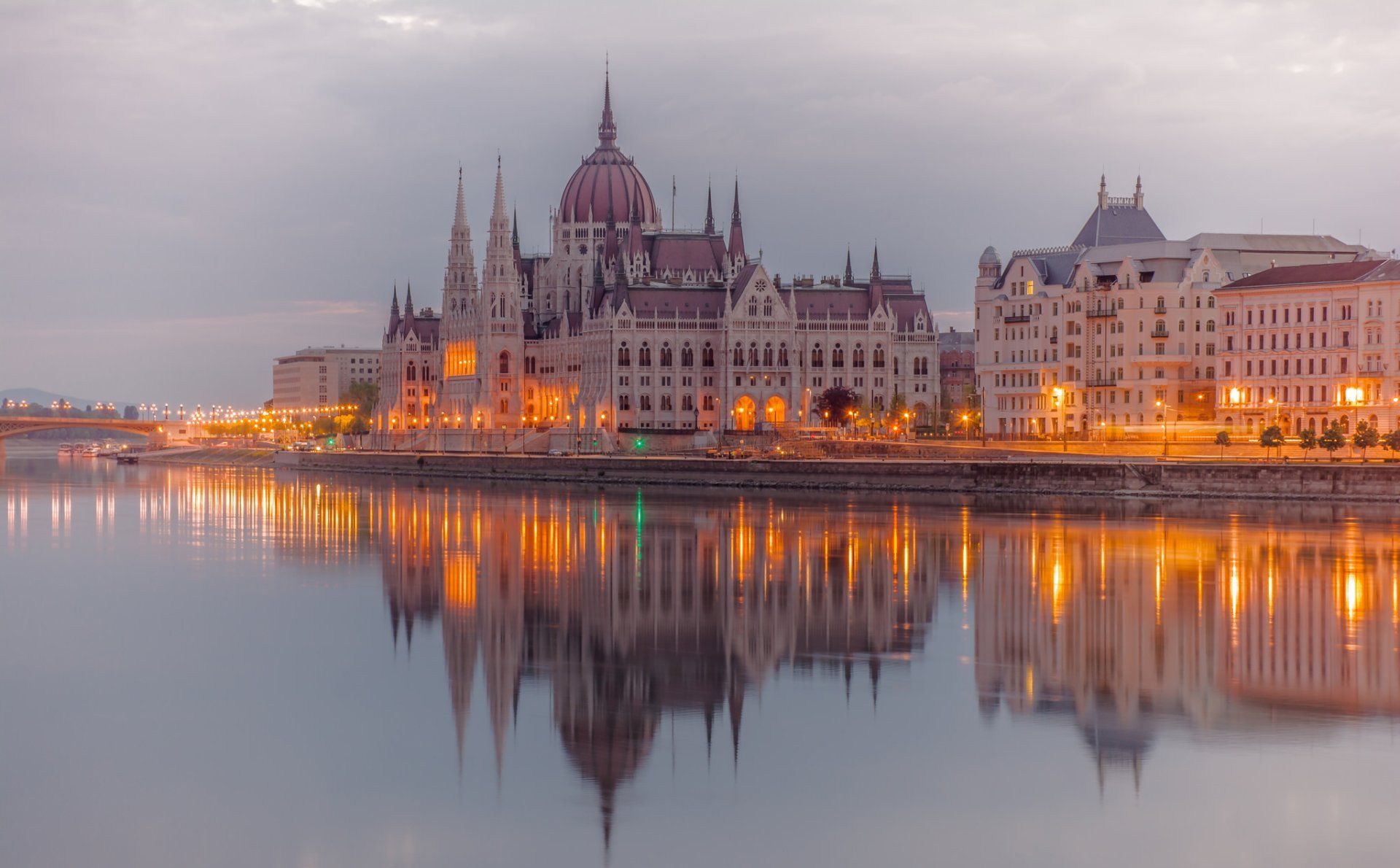 Hungarian Parliament Building Wallpapers