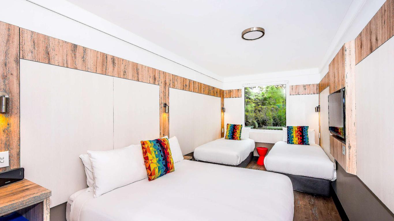 Ibis Sydney Hotel Wallpapers