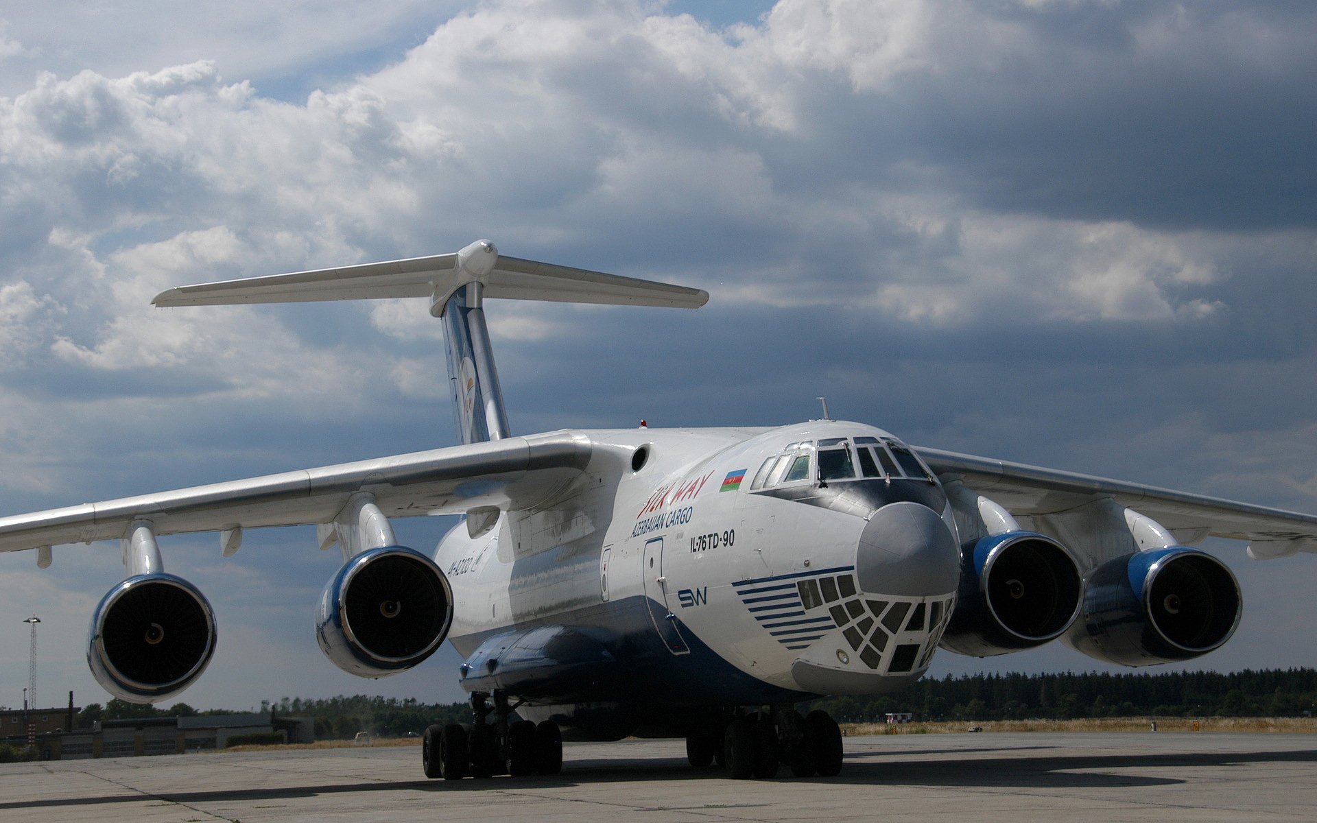 Ilyushin Il-76 Wallpapers