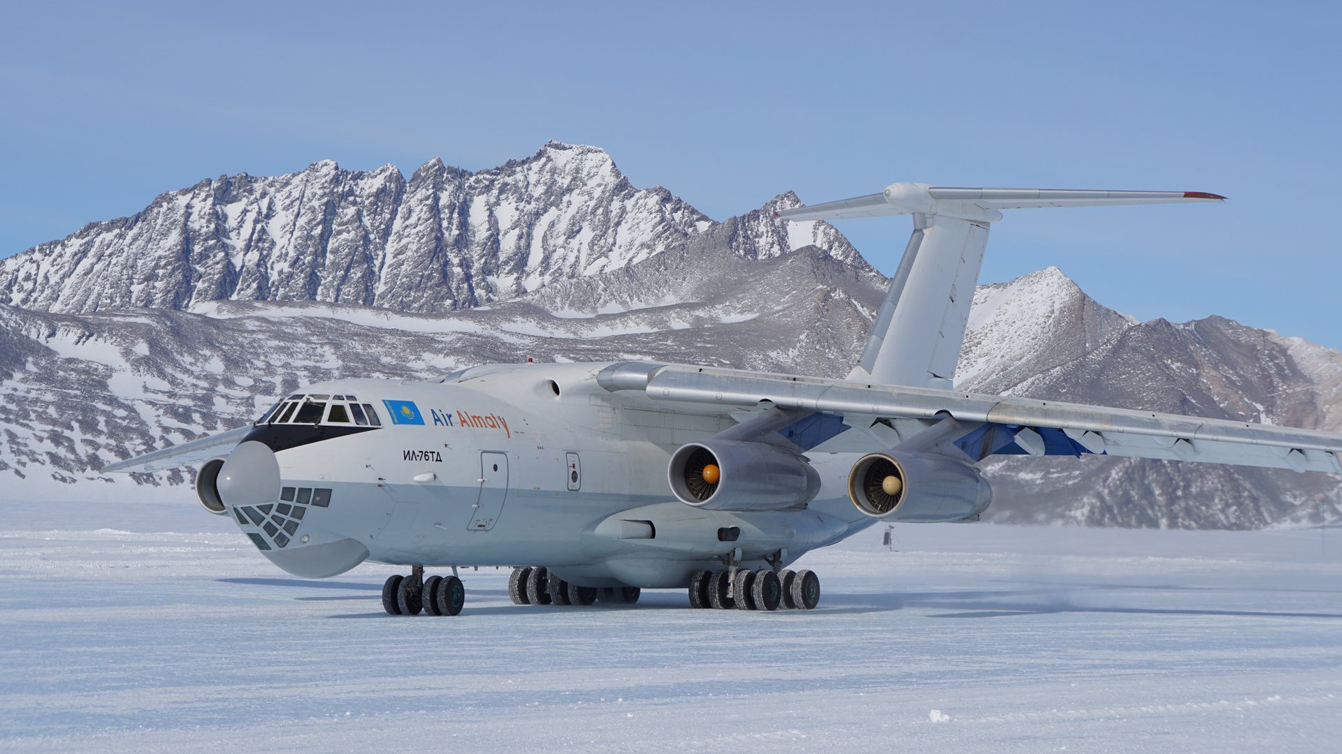 Ilyushin Il-76 Wallpapers