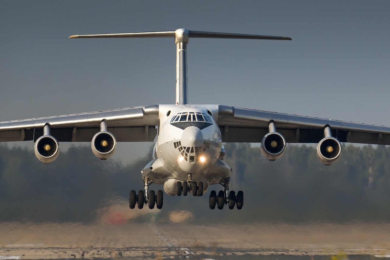 Ilyushin Il-76 Wallpapers