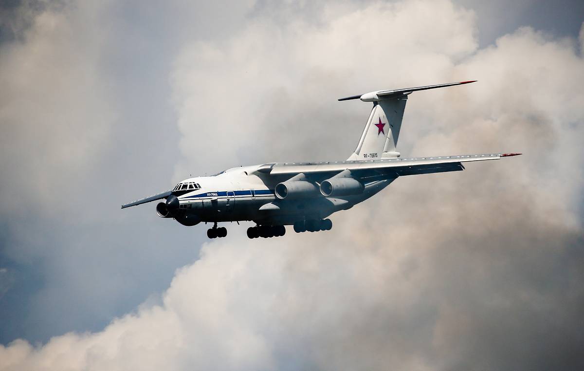 Ilyushin Il-76 Wallpapers