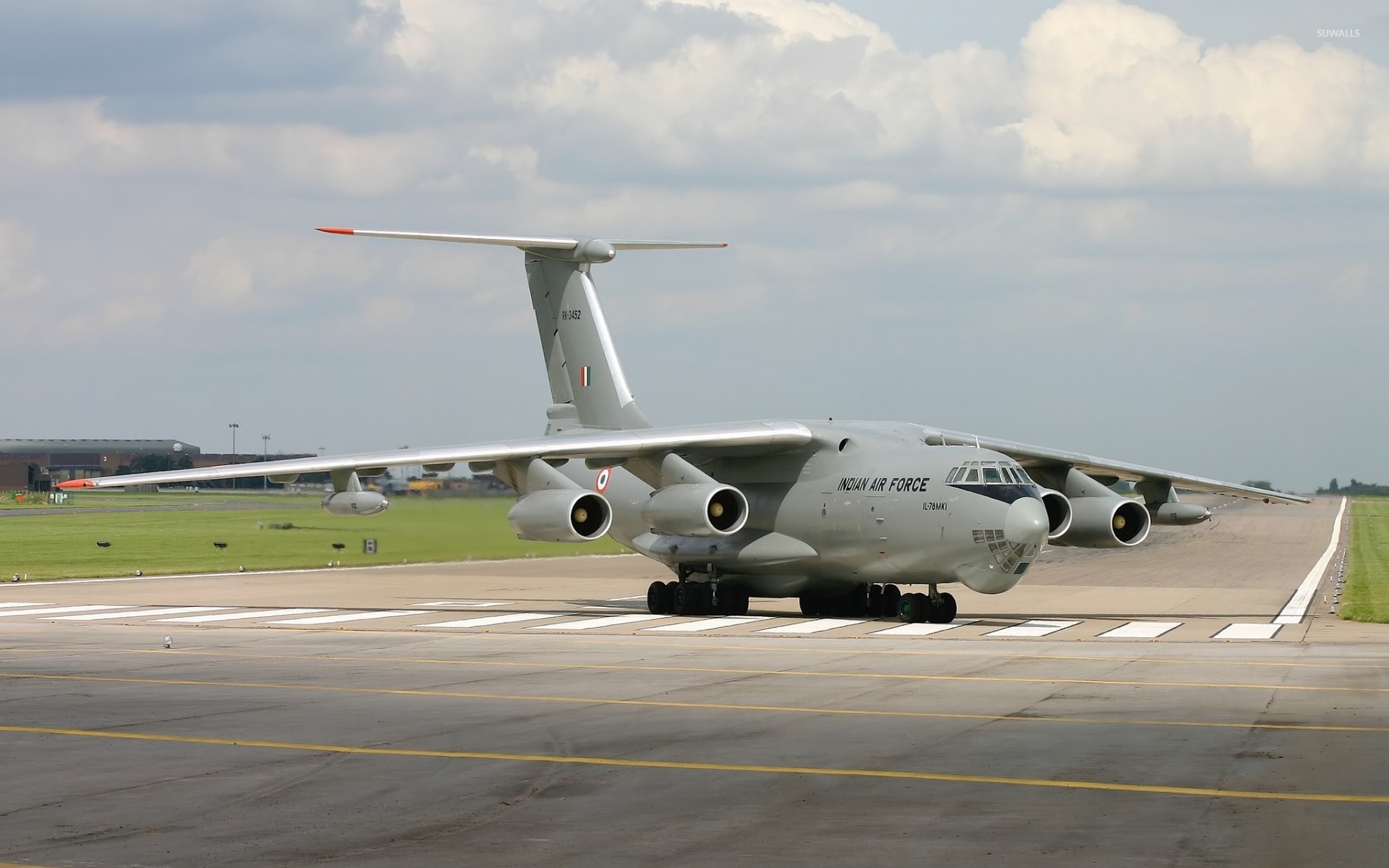 Ilyushin Il-78 Wallpapers