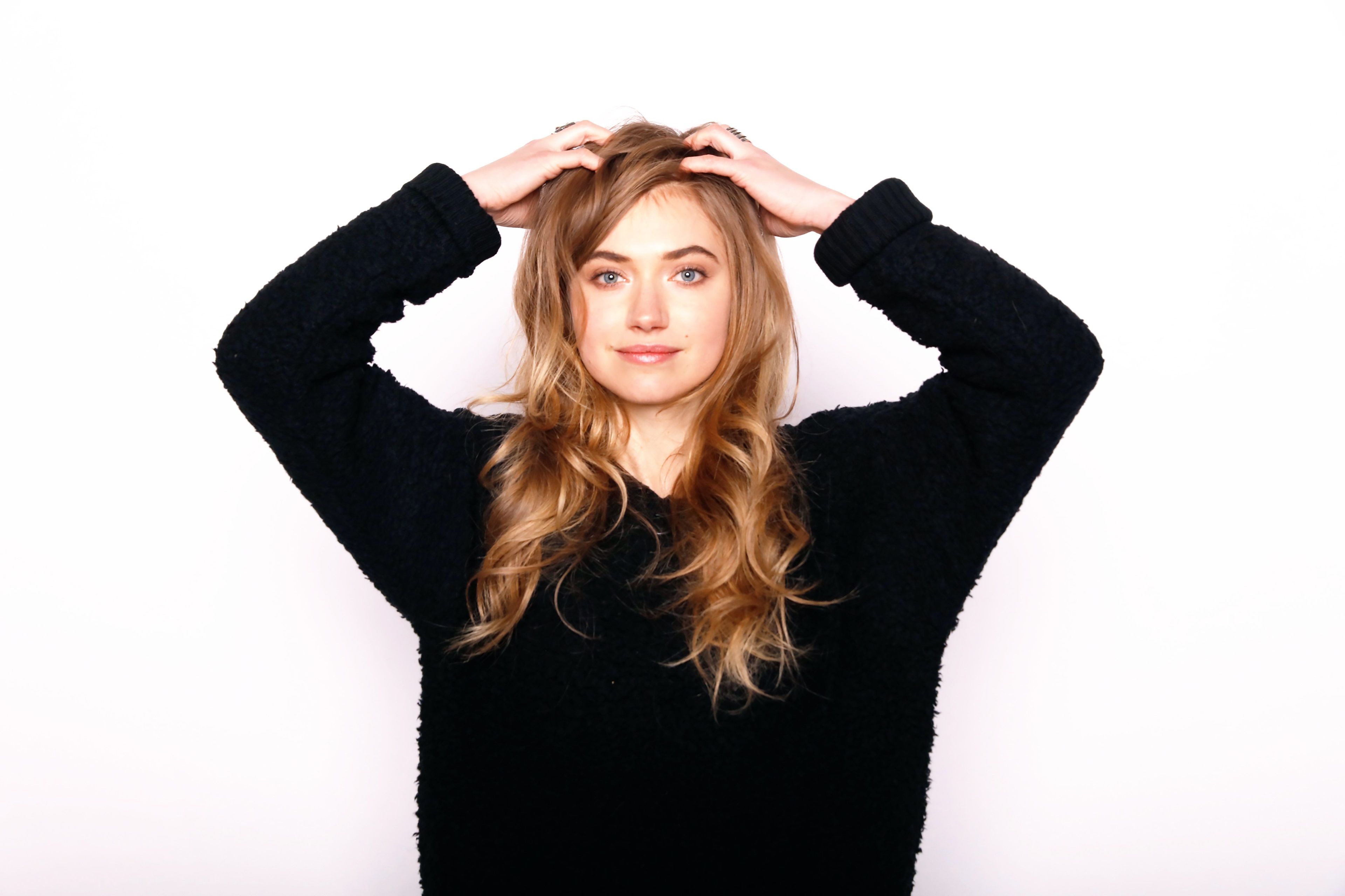 Imogen Poots Malibu Wallpapers