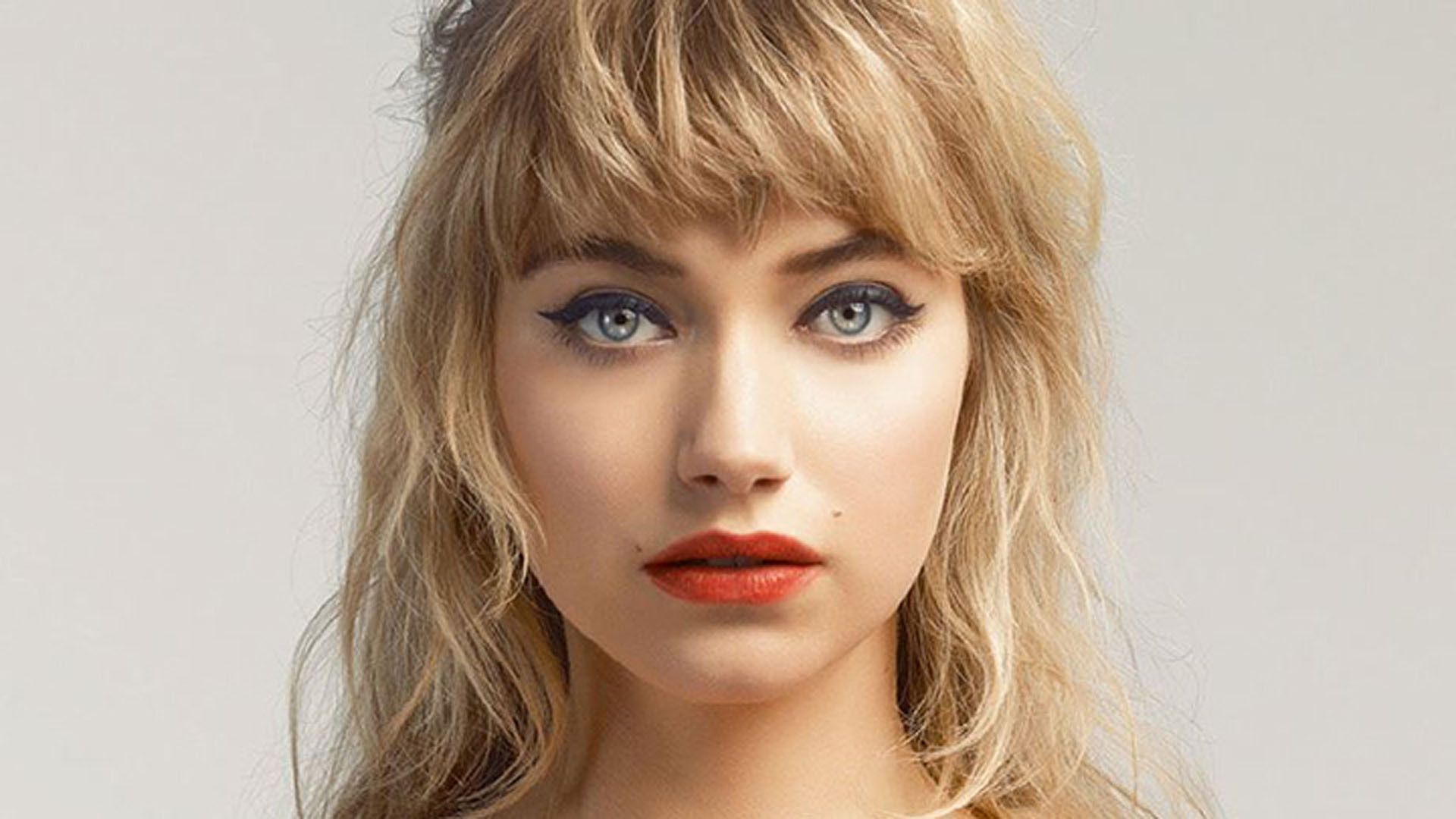 Imogen Poots Malibu Wallpapers