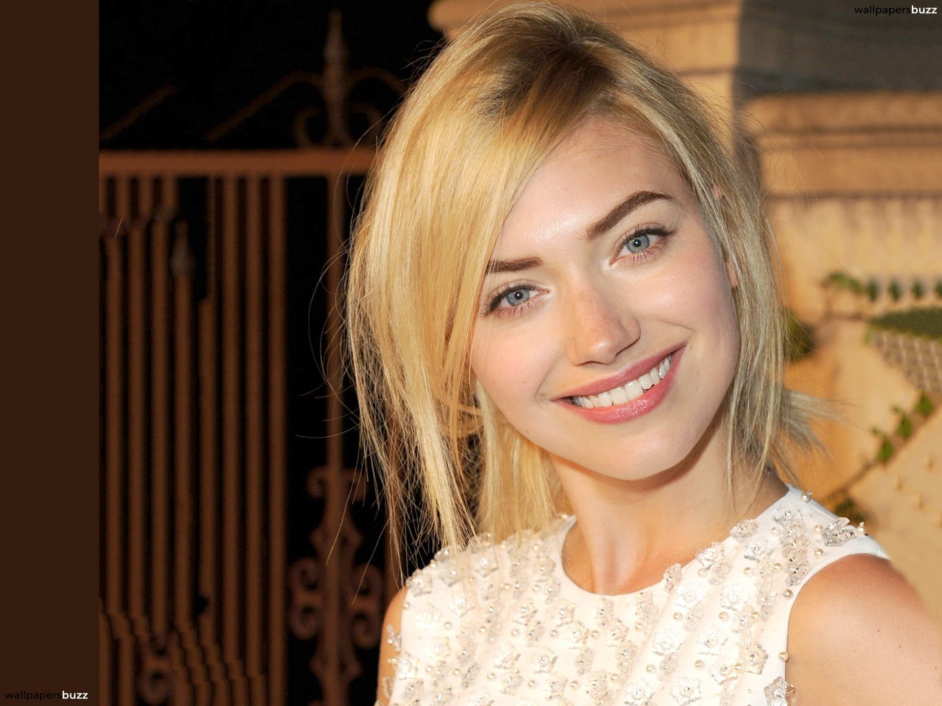 Imogen Poots Malibu Wallpapers