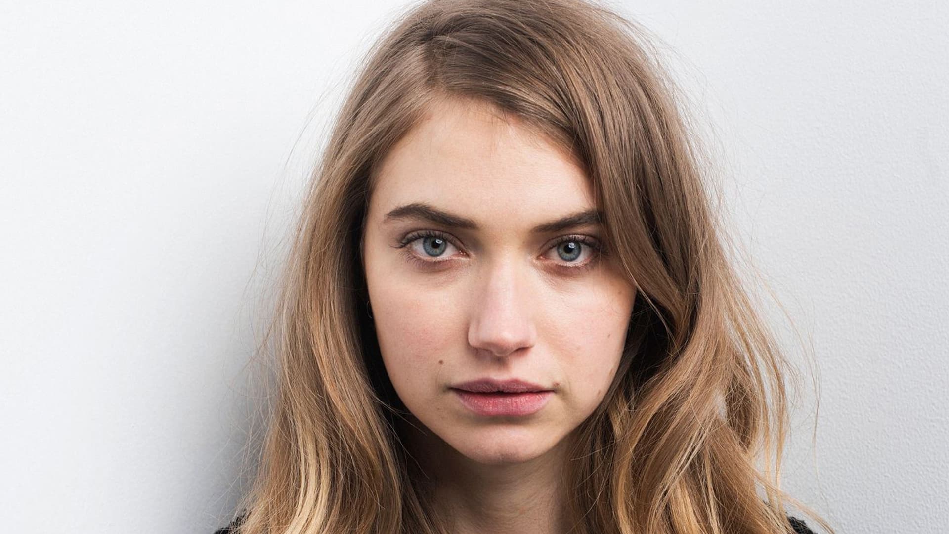 Imogen Poots Malibu Wallpapers