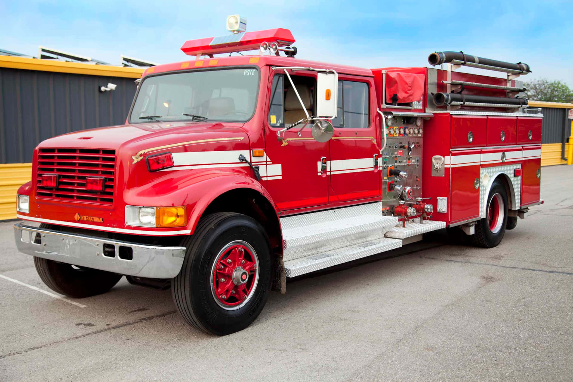 International Fire Truck Wallpapers