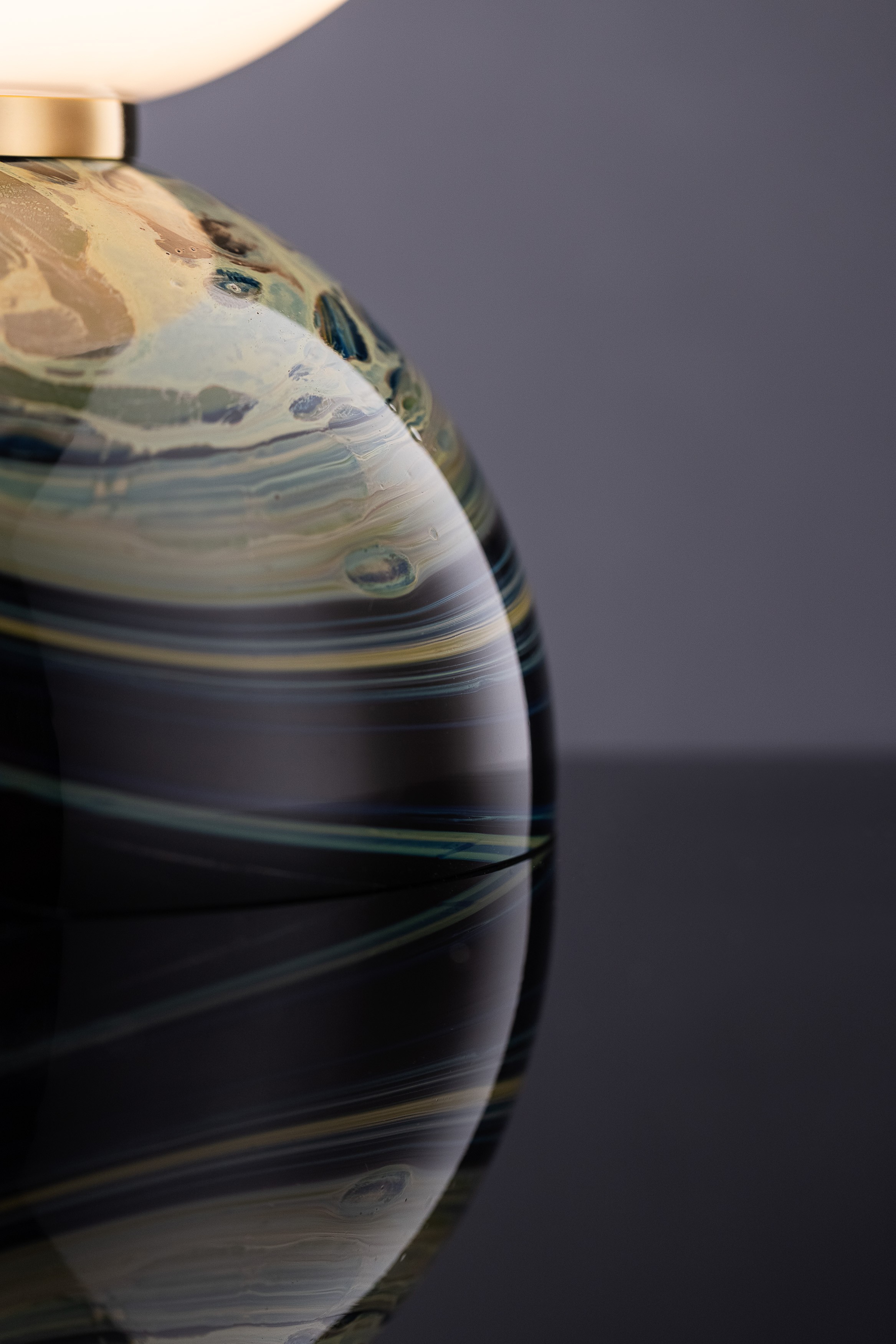 Iphone Xs Sphere Bubble Artwork Wallpapers