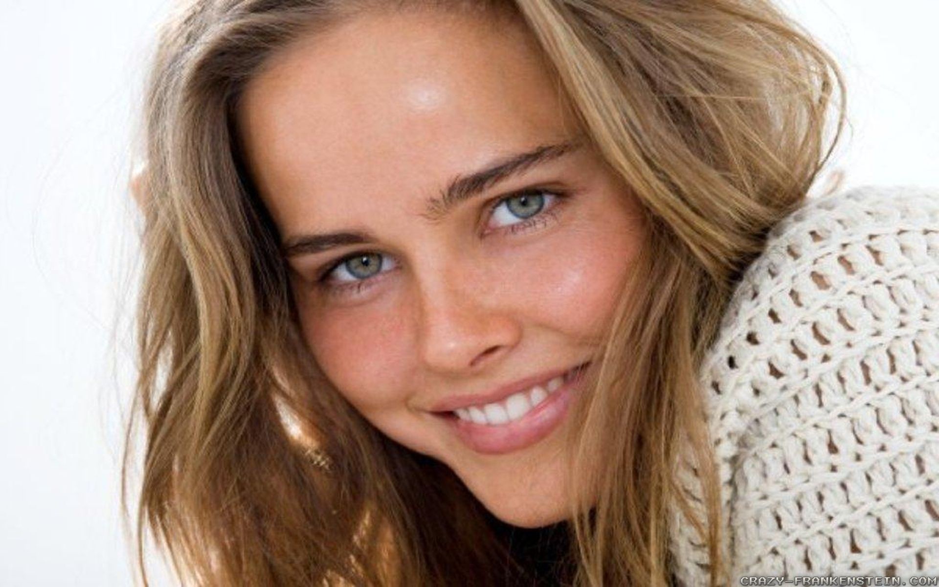 Isabel Lucas Cute In White Wallpapers