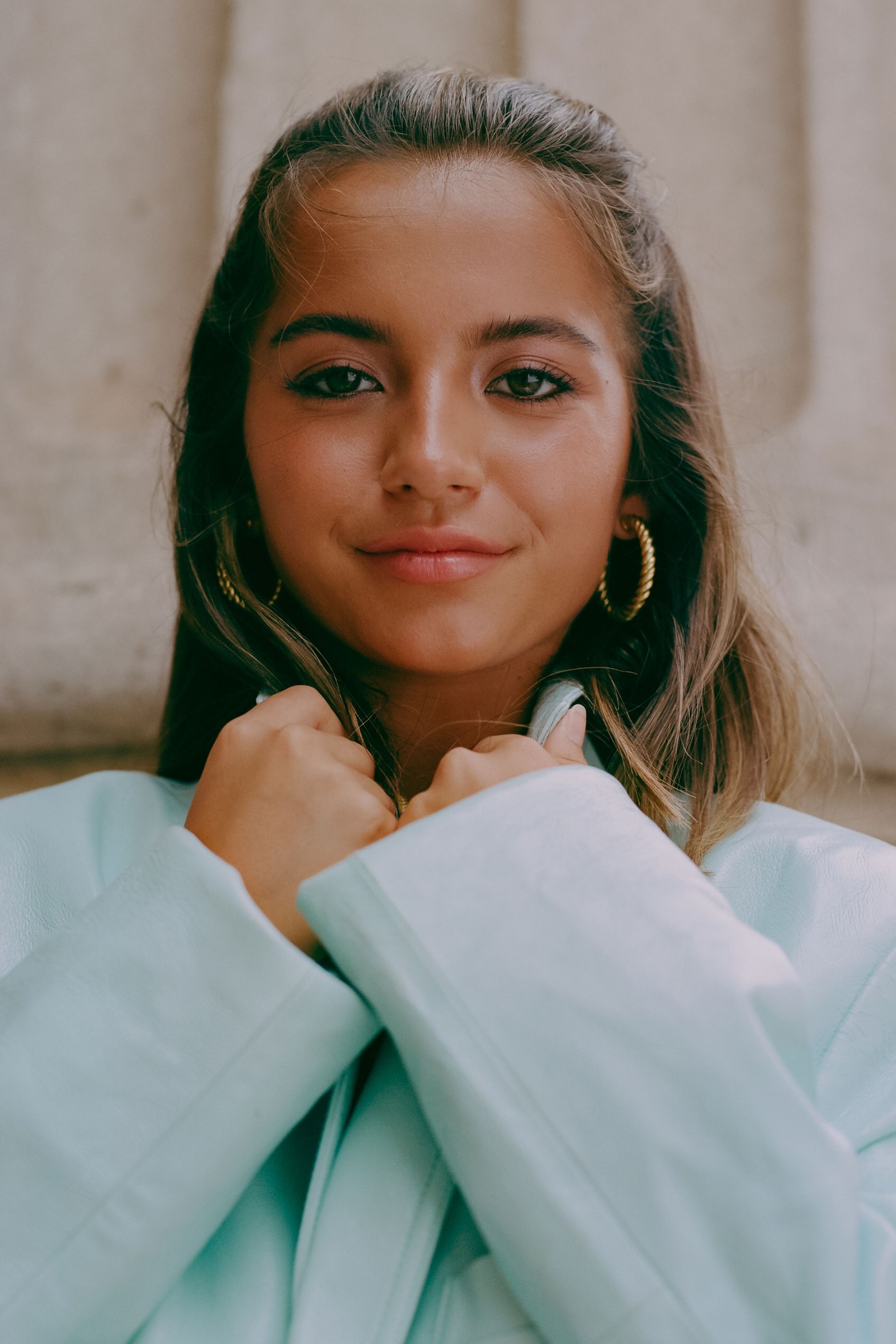 Isabela Moner Face Wallpapers