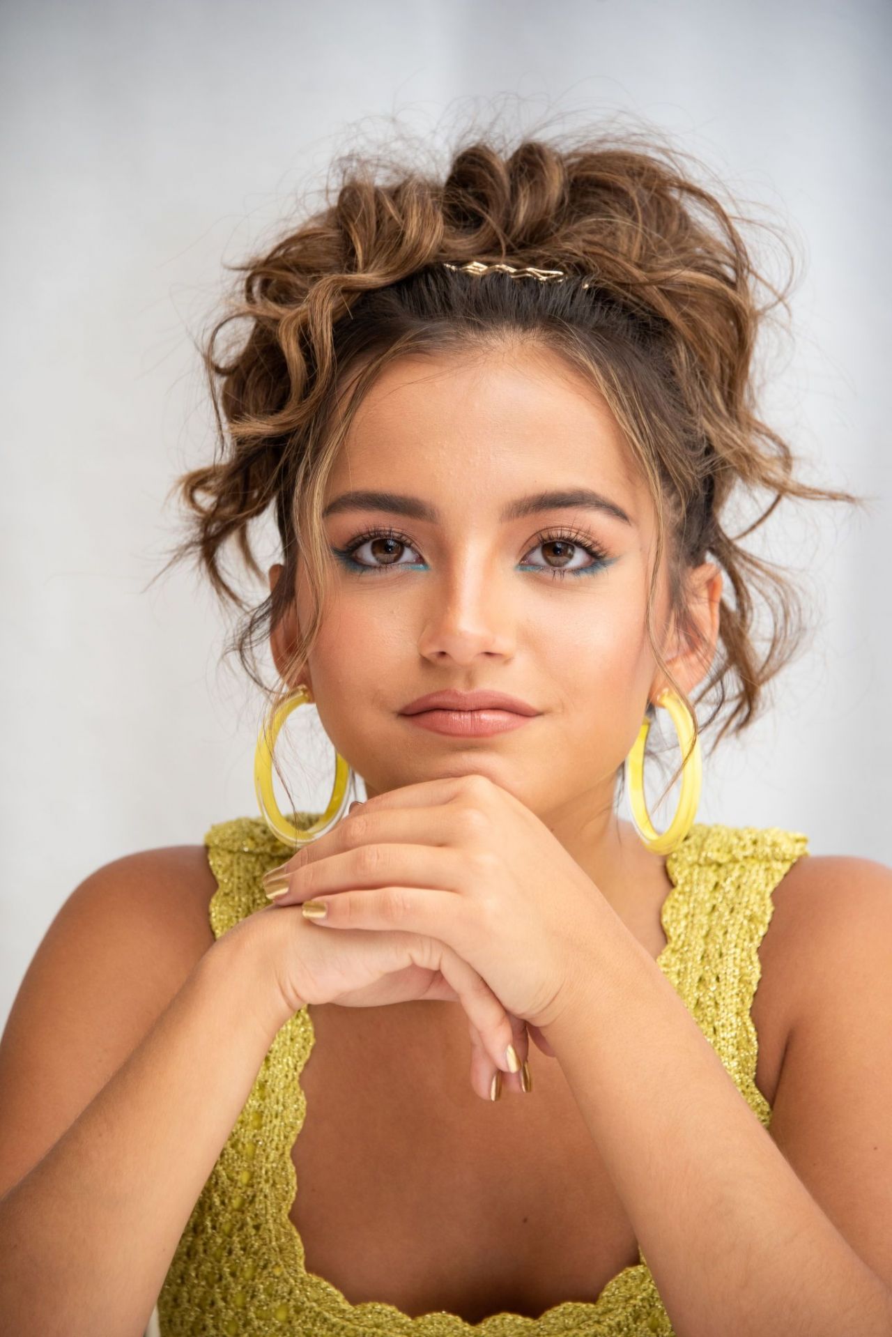 Isabela Moner In Dora And The Lost City Of Gold Wallpapers