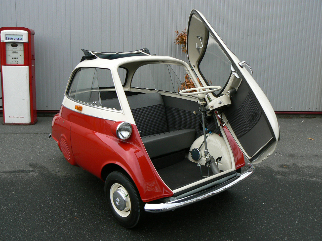 Isetta Wallpapers