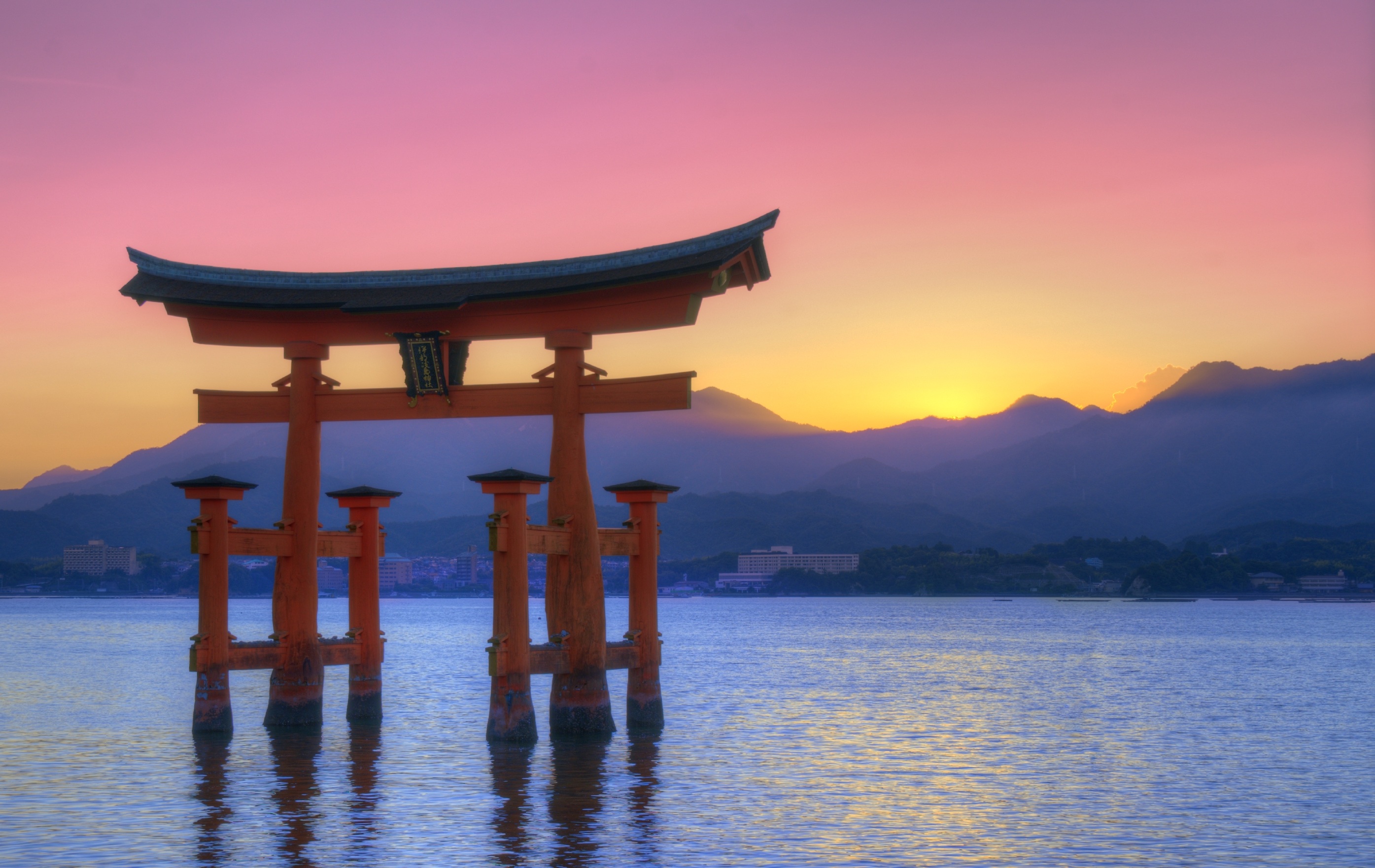 Itsukushima Gate Wallpapers