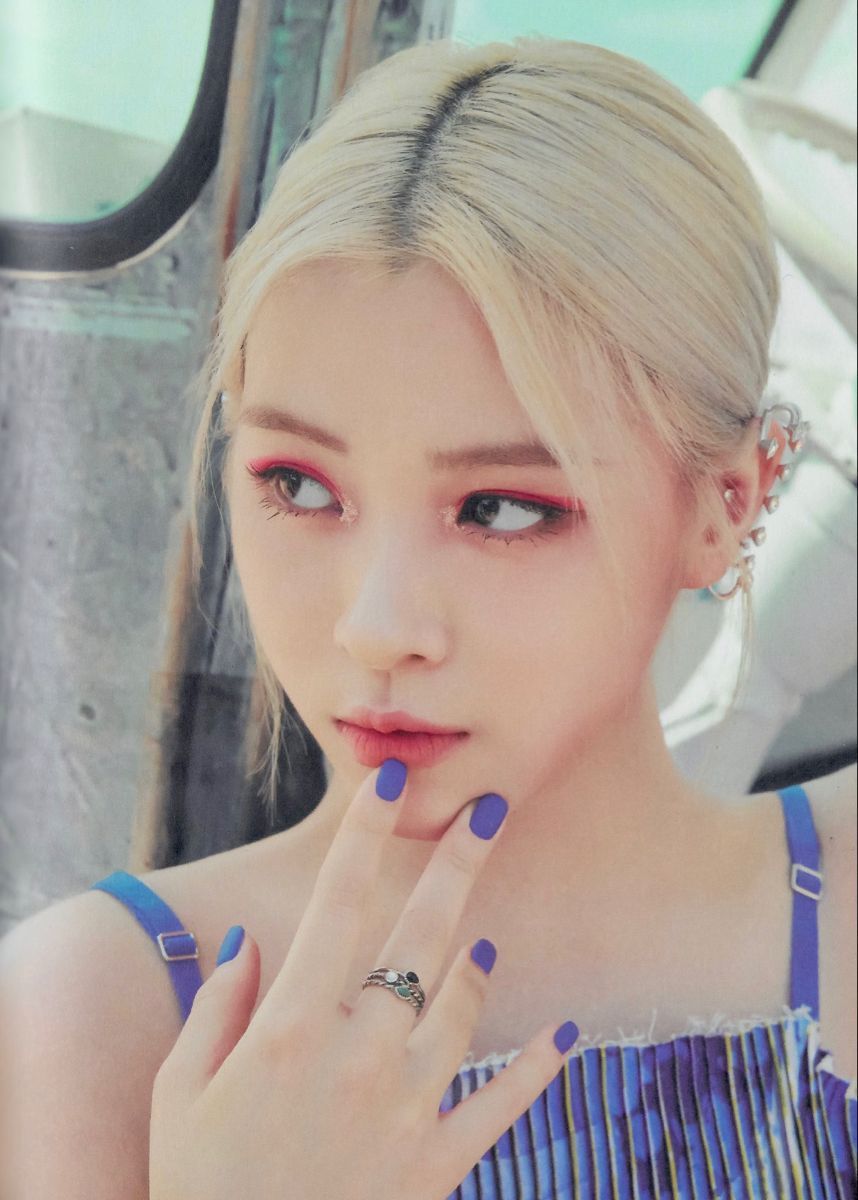 Itzy Not Shy Ryujin Wallpapers